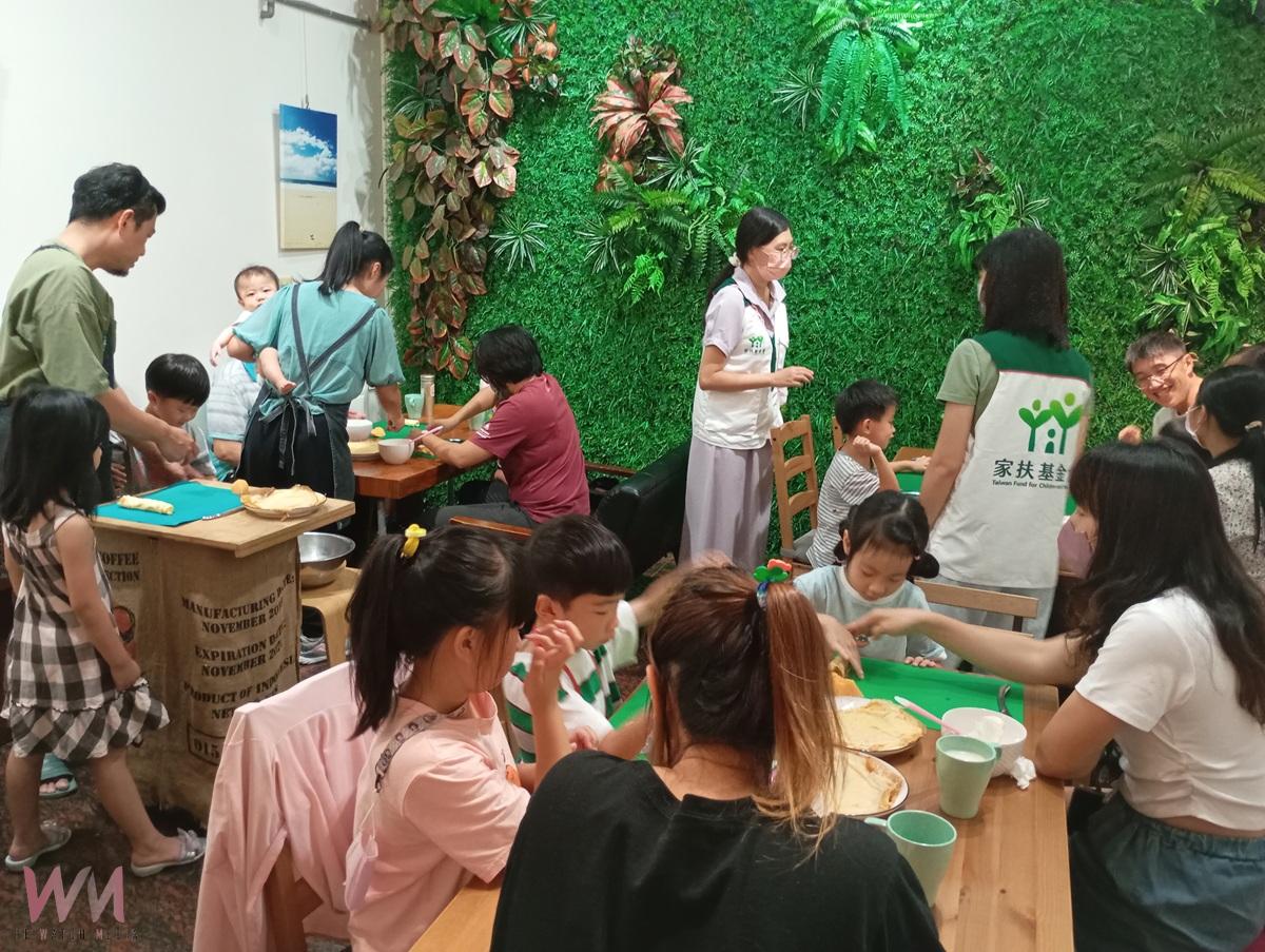 （有影片）／ 龍舟蛋糕捲甜蜜登場 親子烘焙過端午 - https://www.watchmedia01.com