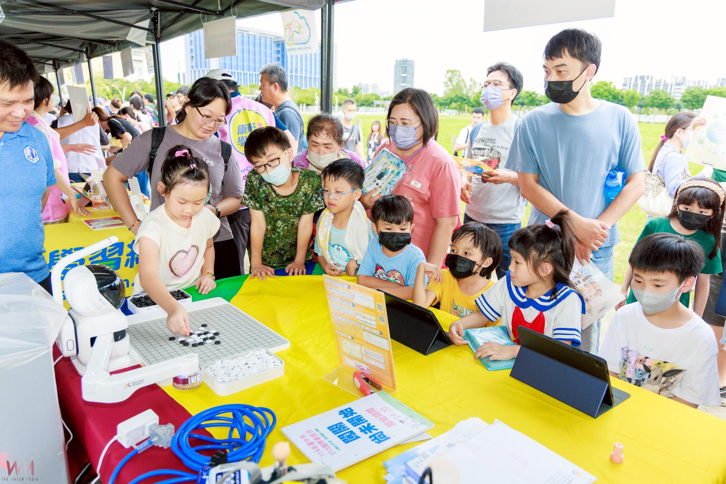 家庭教育融入科技互動　中市國際家庭日活動打造幸福體驗 - https://www.watchmedia01.com