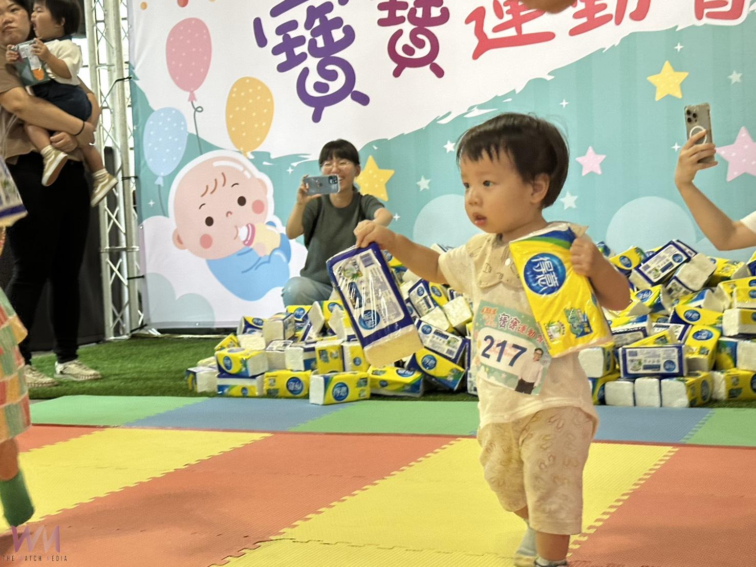 (有影片)/芬園鄉長盃寶寶運動會登場 百組親子齊聚古蹟歡笑聲不斷 - https://www.watchmedia01.com