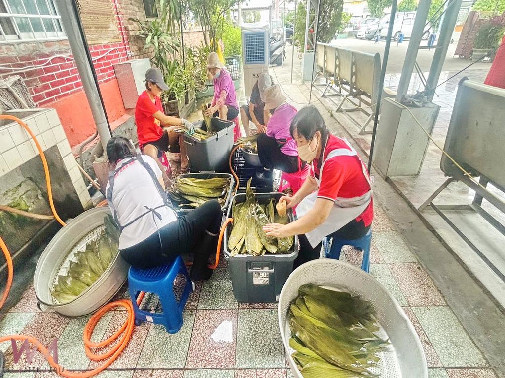 員林市園林食物銀行志工綁粽傳愛 關懷戶佳節享受愛心美食 - https://www.watchmedia01.com