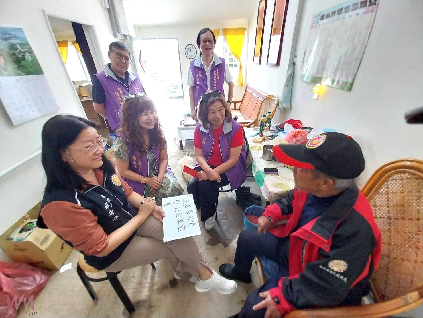 南投縣榮服處結合善心團體 送暖華崗地區榮民長輩 - https://www.watchmedia01.com
