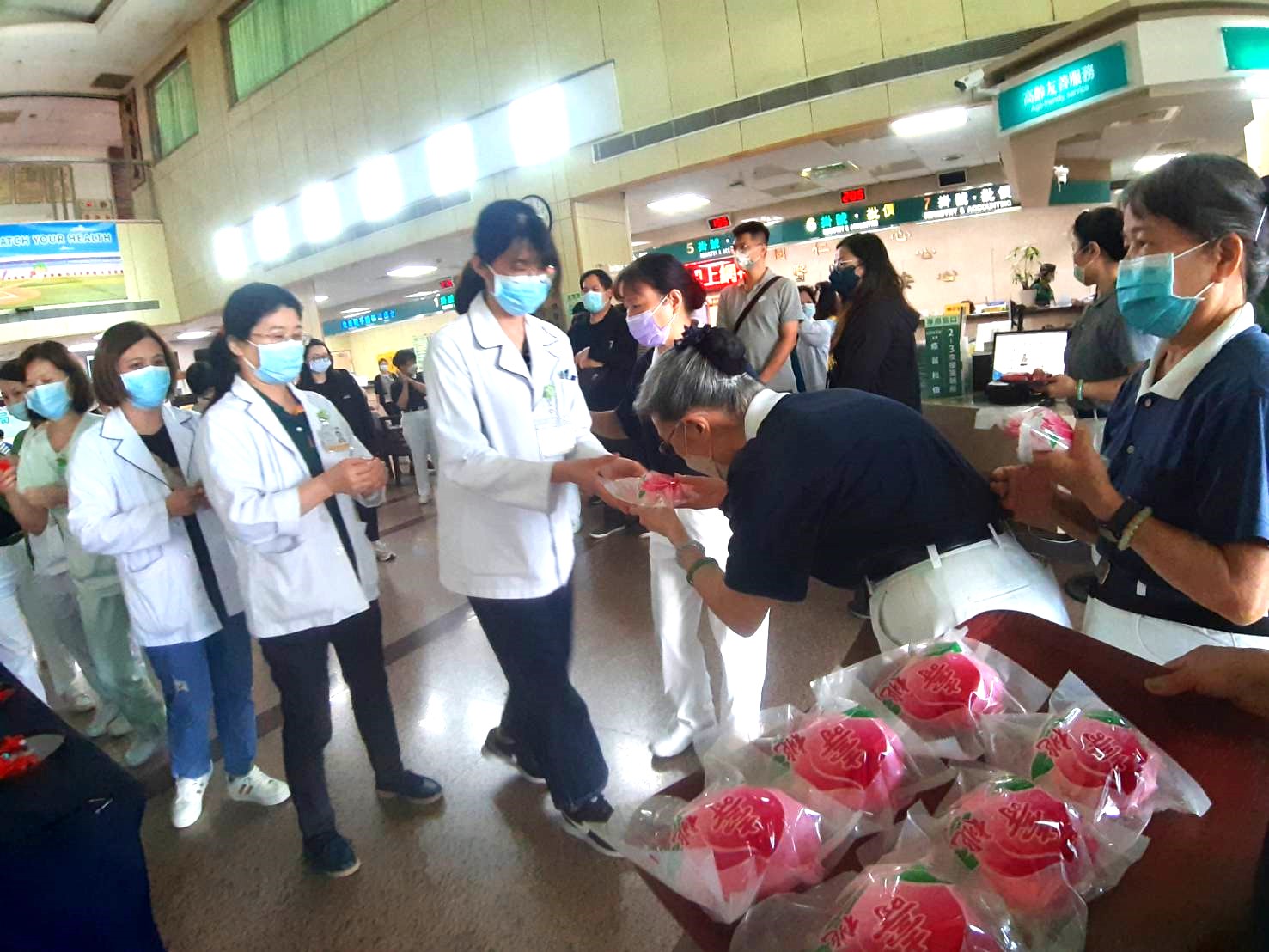 慈濟與竹山秀傳辦行動浴佛 祈願身心清淨健康 - https://www.watchmedia01.com