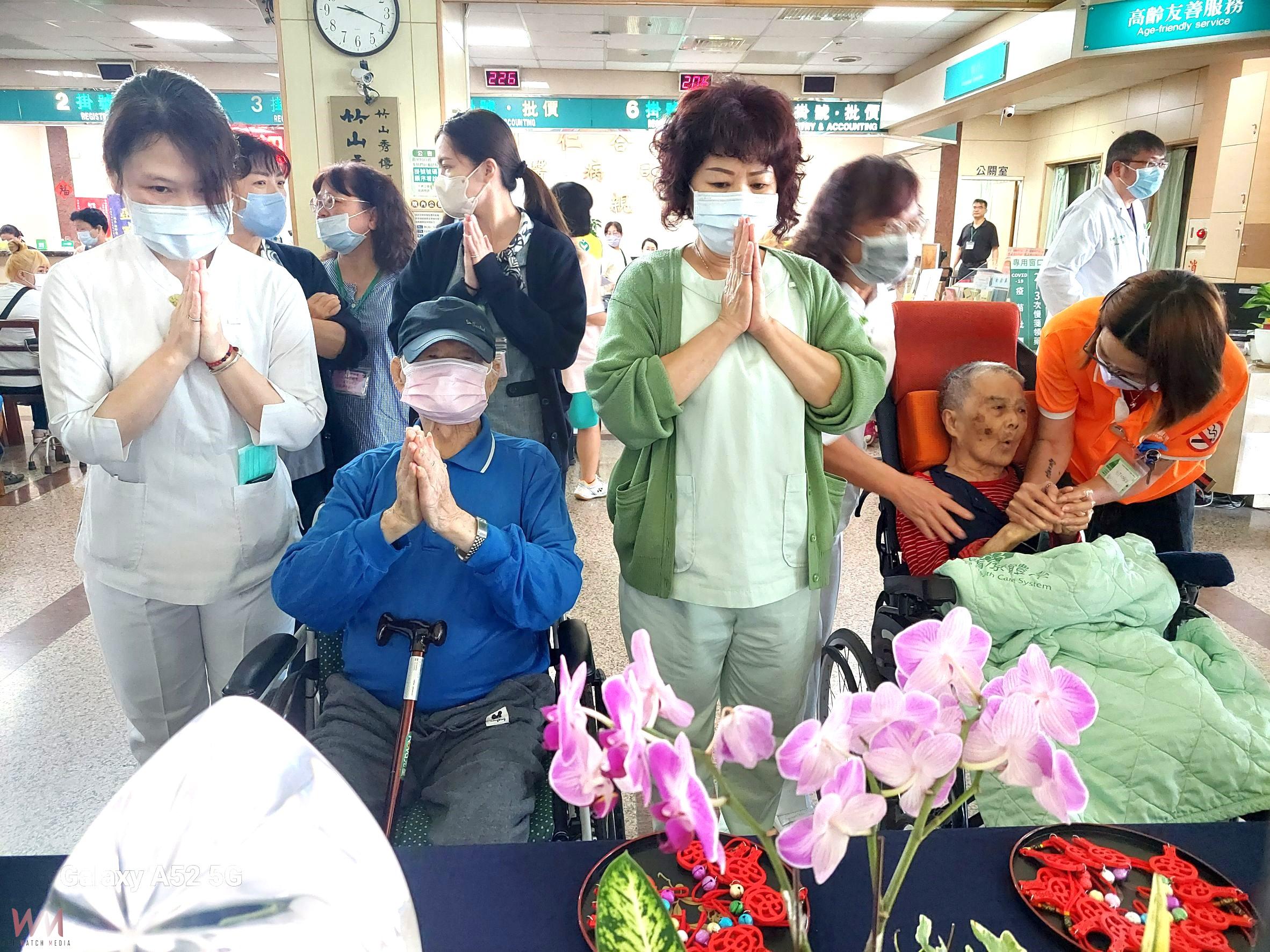 慈濟與竹山秀傳辦行動浴佛 祈願身心清淨健康 - https://www.watchmedia01.com