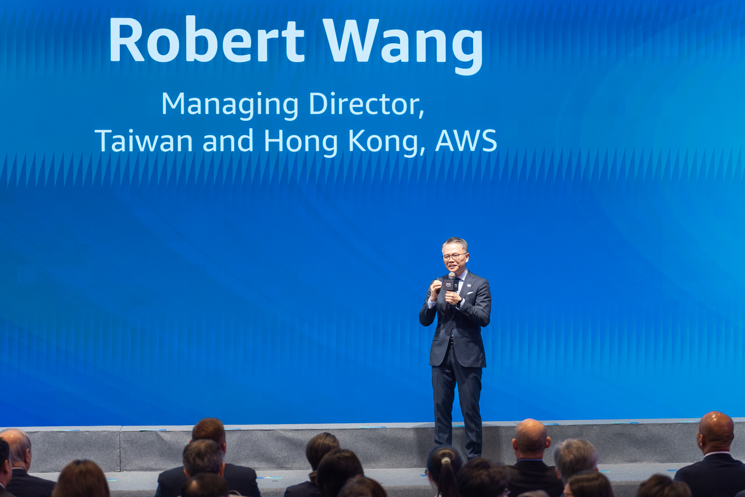 零售、創作、低軌衛星都用到AI AWS王定愷:「未來早已來!」 - https://www.watchmedia01.com