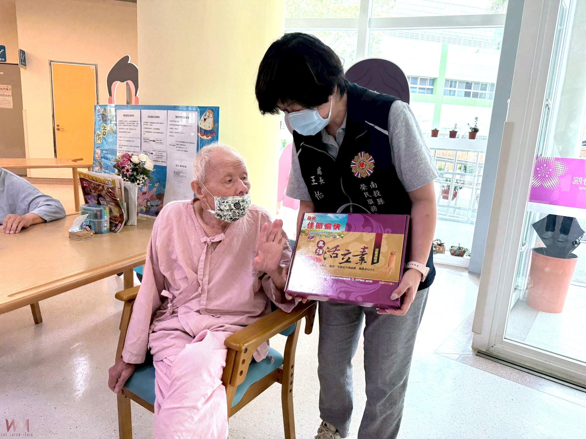 落實感動服務! 南投縣榮服處端午節慰問住院榮家 - https://www.watchmedia01.com
