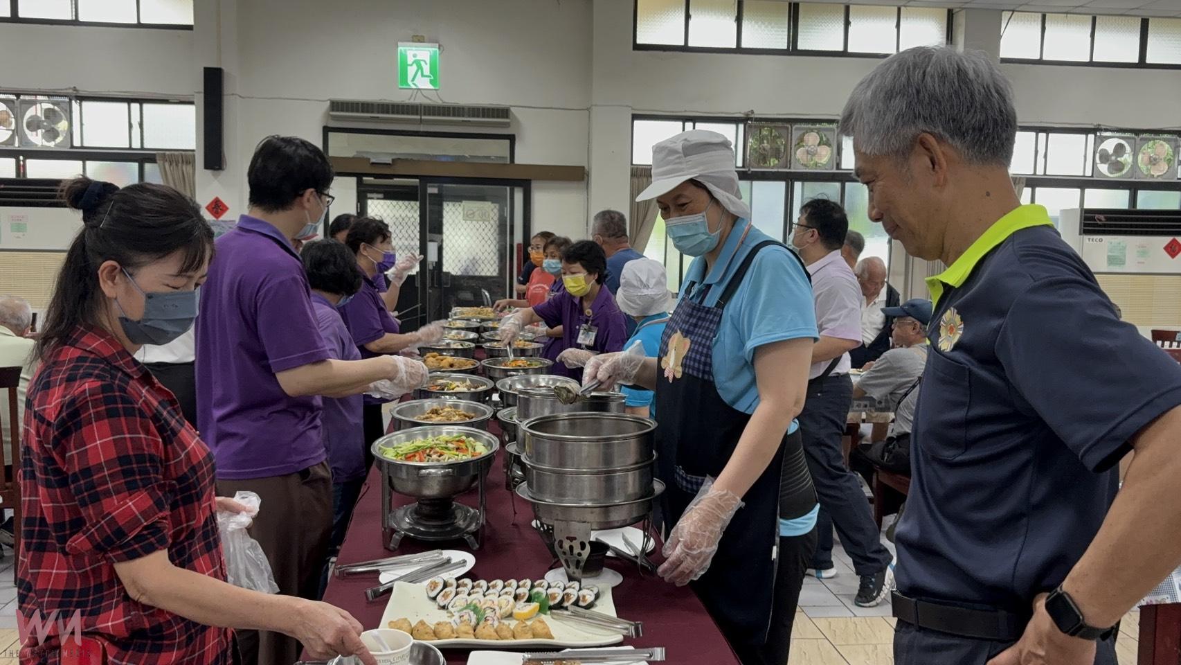 (有影片)/榮家粽香滿堂 Buffet開動!榮家端午Buffet讓長輩笑呵呵 - https://www.watchmedia01.com