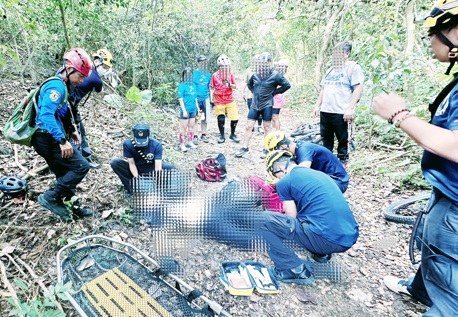 高雄崎嶇山徑的生命接力直擊鼓山消防分隊、雲豹工作隊柴壽山搶救過程 - https://www.watchmedia01.com