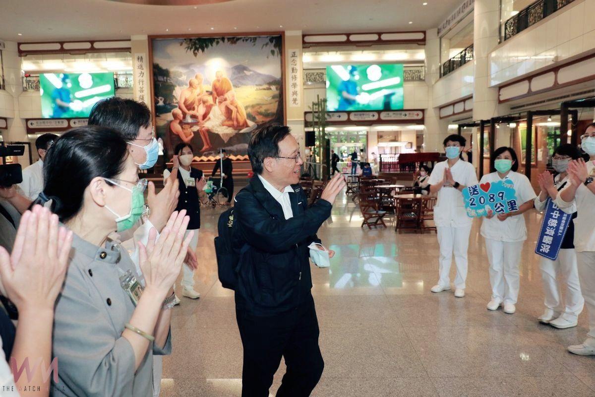 齊心協力奉獻關懷！簡守信領軍臺灣醫療團　投入慈濟柬埔寨義診 - https://www.watchmedia01.com
