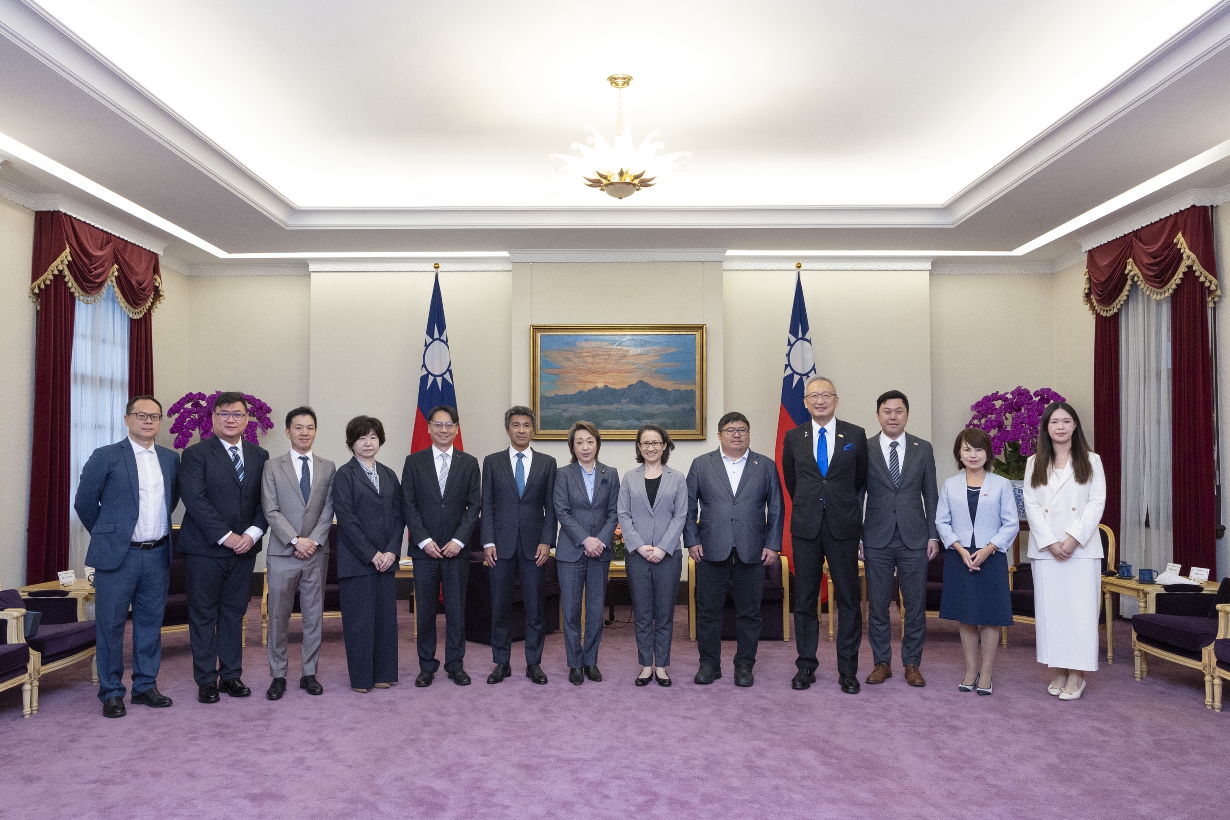 副總統蕭美琴在總統府會見日本參議員橋本聖子一行及中華碳匯產業推展協會等訪賓。(圖/中華碳匯產業推展協會提供)