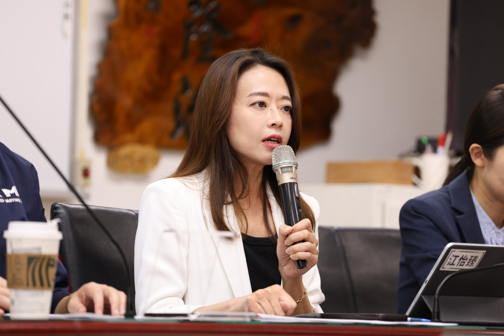內政部硬推中正路改名　新北議員江怡臻批勞民傷財 - https://www.watchmedia01.com