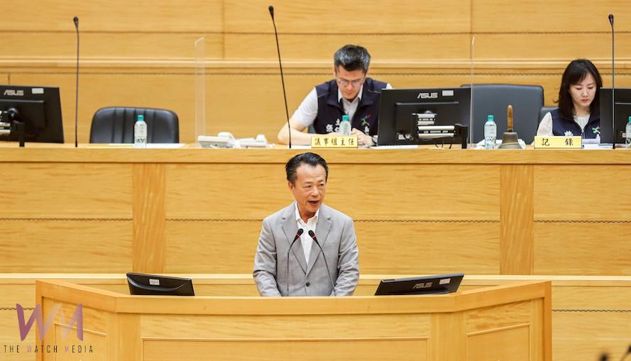五星縣長翁章梁於嘉義縣議會第20屆第5次定期大會進行施政總報告。(圖/嘉義縣政府提供)