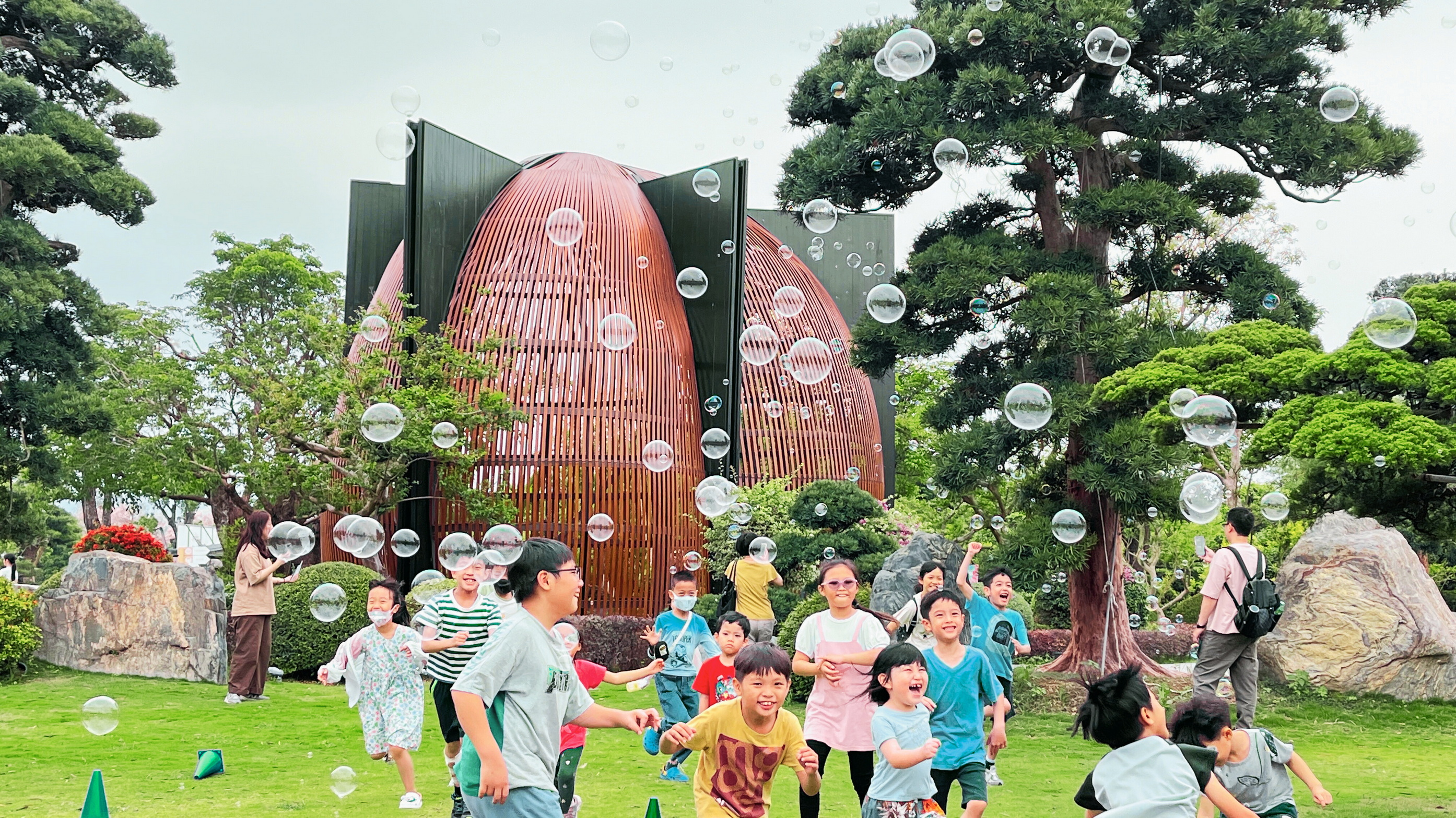 夏日限定粉紅花海！走訪永靖成美文化園　百日紅花季夢幻登場 - https://www.watchmedia01.com