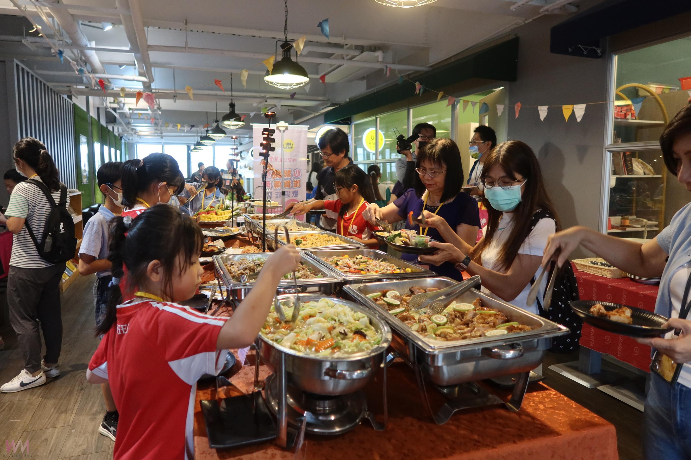 (有影片)/唯賀餐飲集團連10年舉辦餐會 助學行動溫暖埔心8校學童 - https://www.watchmedia01.com