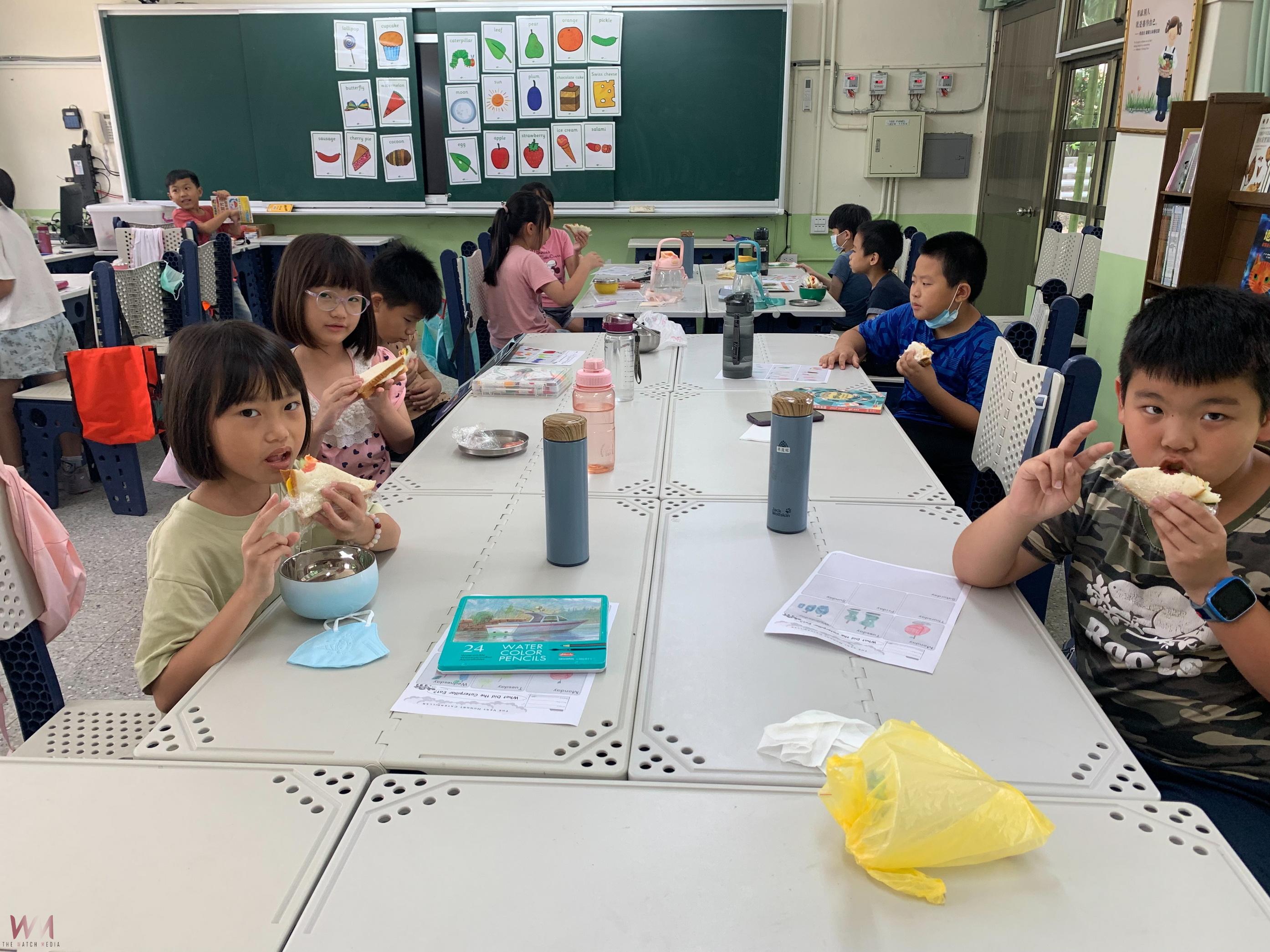 福德國小舉辦親子雙語閱讀活動　繪本共讀融入永續理念 - https://www.watchmedia01.com