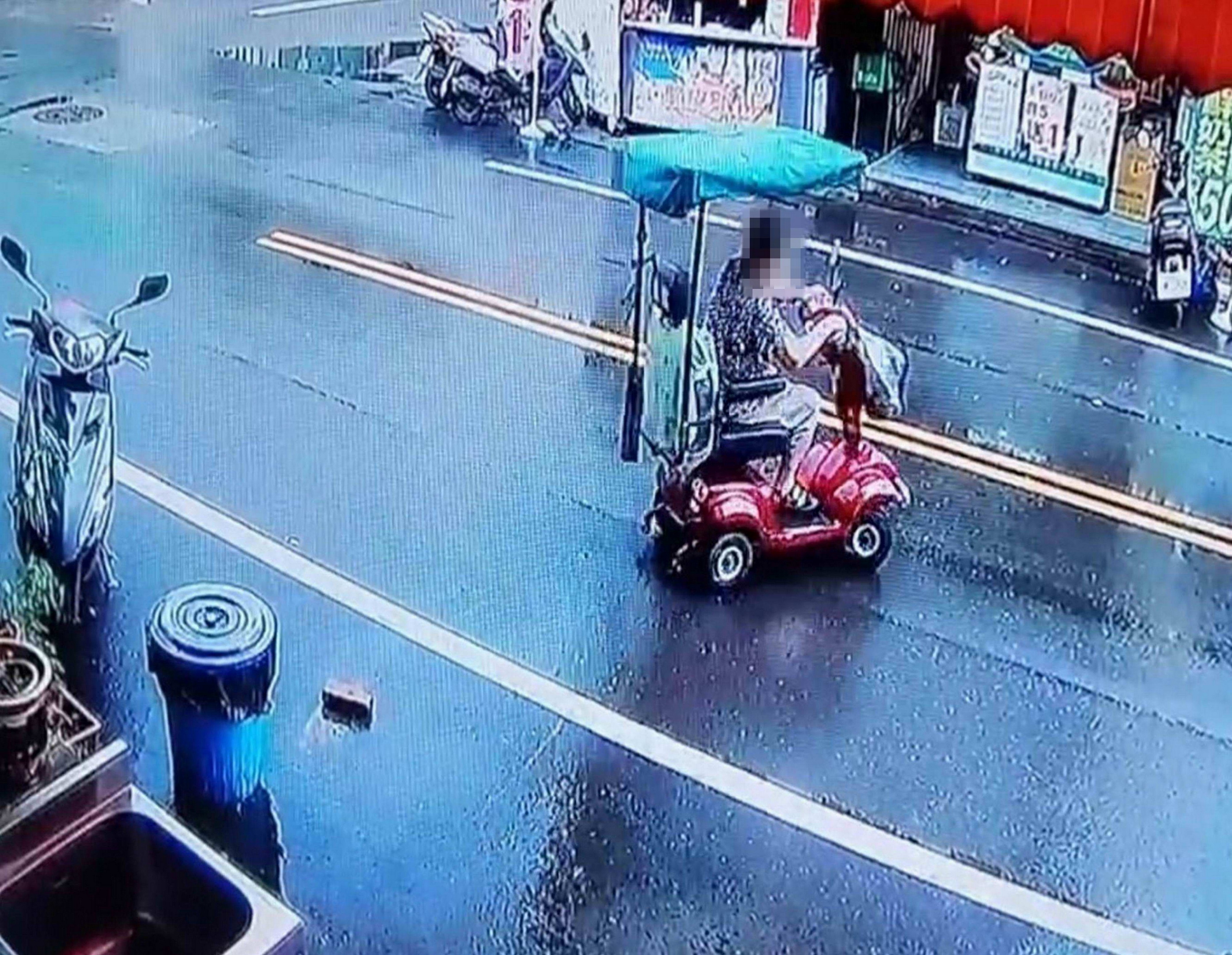 彰化阿嬤騎電動輔助車失控撞機車　肇事後神祕繞巷「逃逸」 - https://www.watchmedia01.com