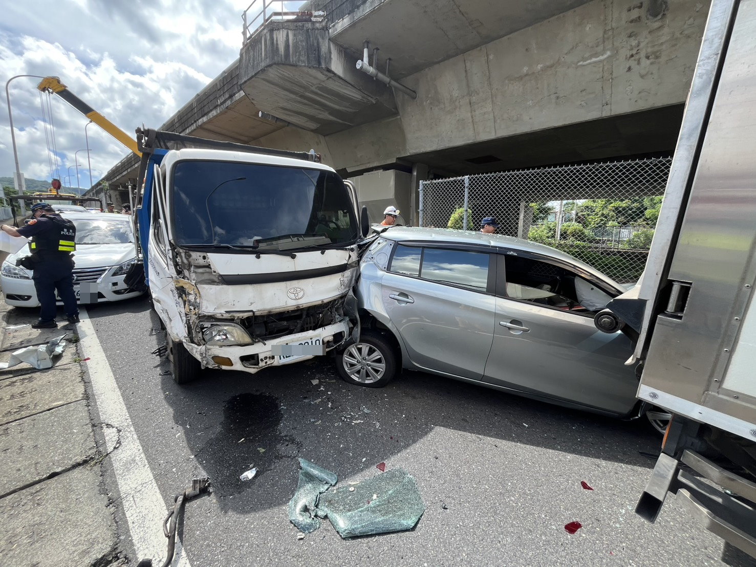 台76線林厝匝道6車連環追撞 3人輕傷送醫、交通一度中斷 - https://www.watchmedia01.com