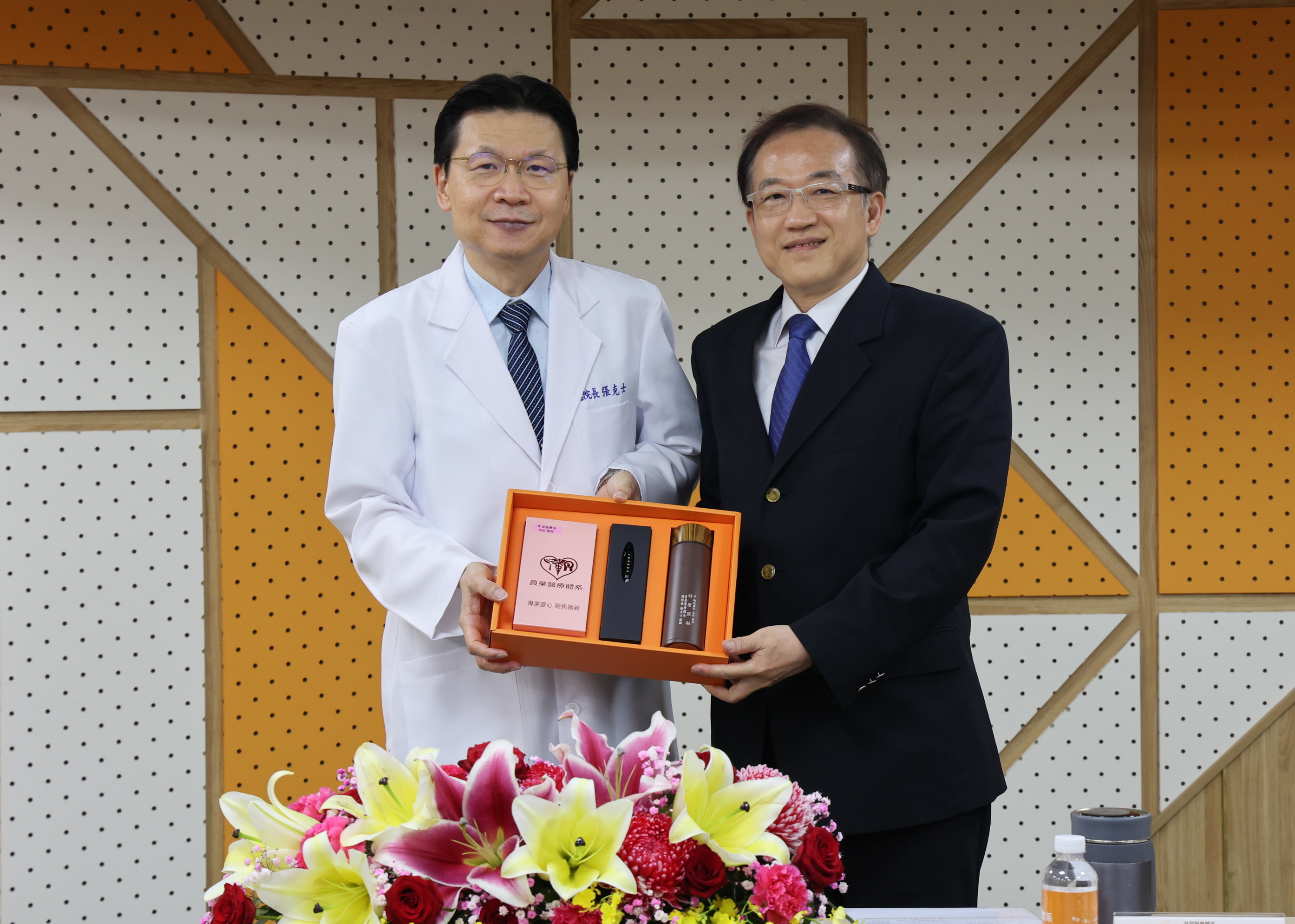 員榮醫療體系展現智慧醫療實力　AI與AR技術吸引21國專家參訪 - https://www.watchmedia01.com