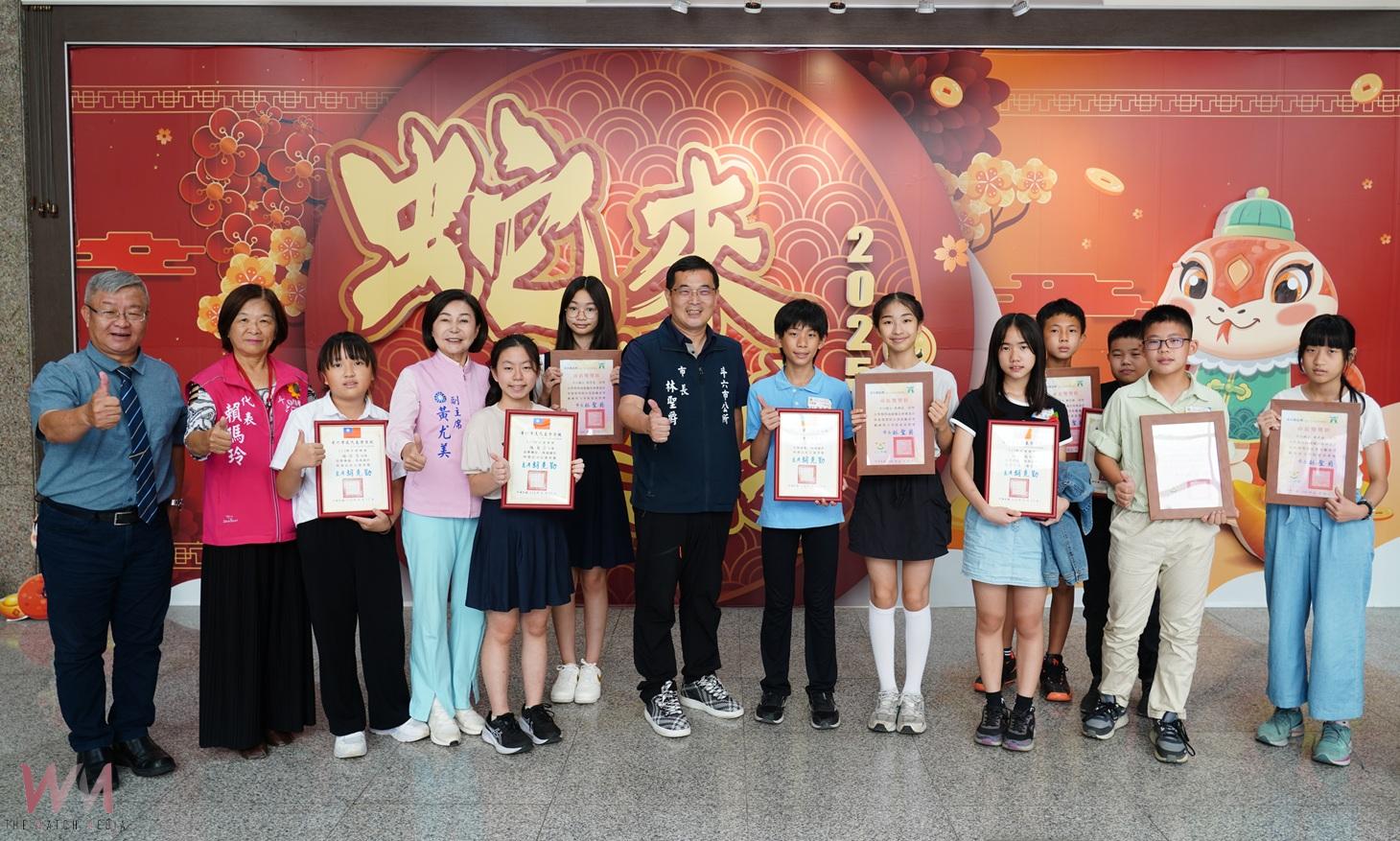 斗六108位小學畢業生獲獎　市長林聖爵勉勵勇敢追夢 - https://www.watchmedia01.com