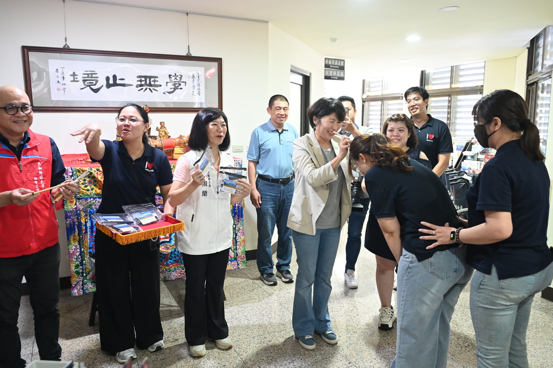 社工「神助攻」！臺東設考照輔導班 縣長饒慶鈴擔任智慧開竅官祈願 - https://www.watchmedia01.com