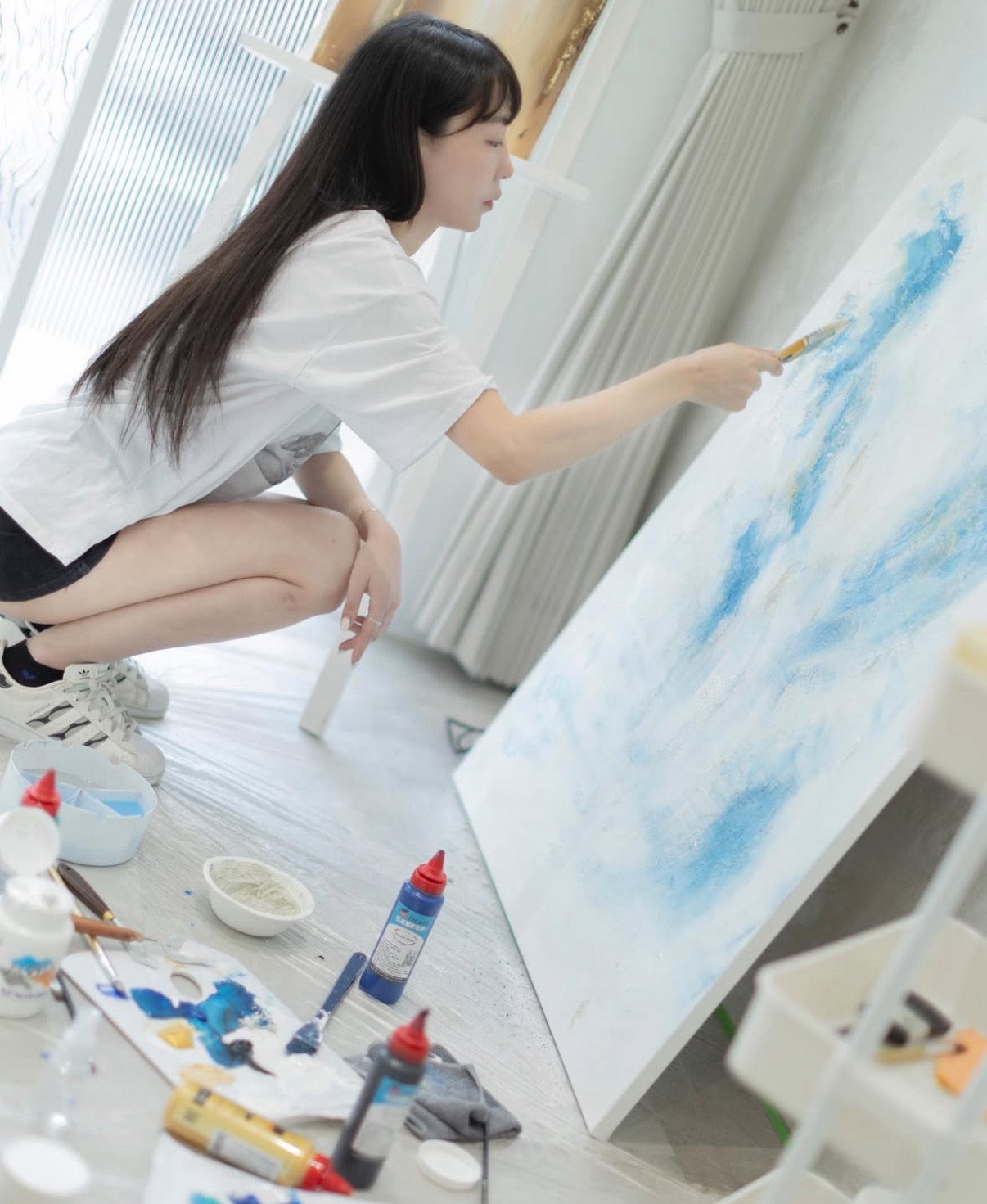 新銳藝術家YUWEI宇崴 沉默的力量 在畫布上發聲 個人首展《語言之外》 用畫筆揭開心靈的秘密 - https://www.watchmedia01.com