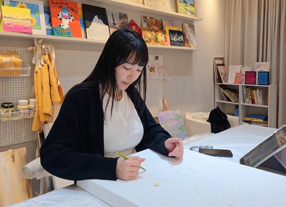 新銳藝術家YUWEI宇崴 沉默的力量 在畫布上發聲 個人首展《語言之外》 用畫筆揭開心靈的秘密 - https://www.watchmedia01.com