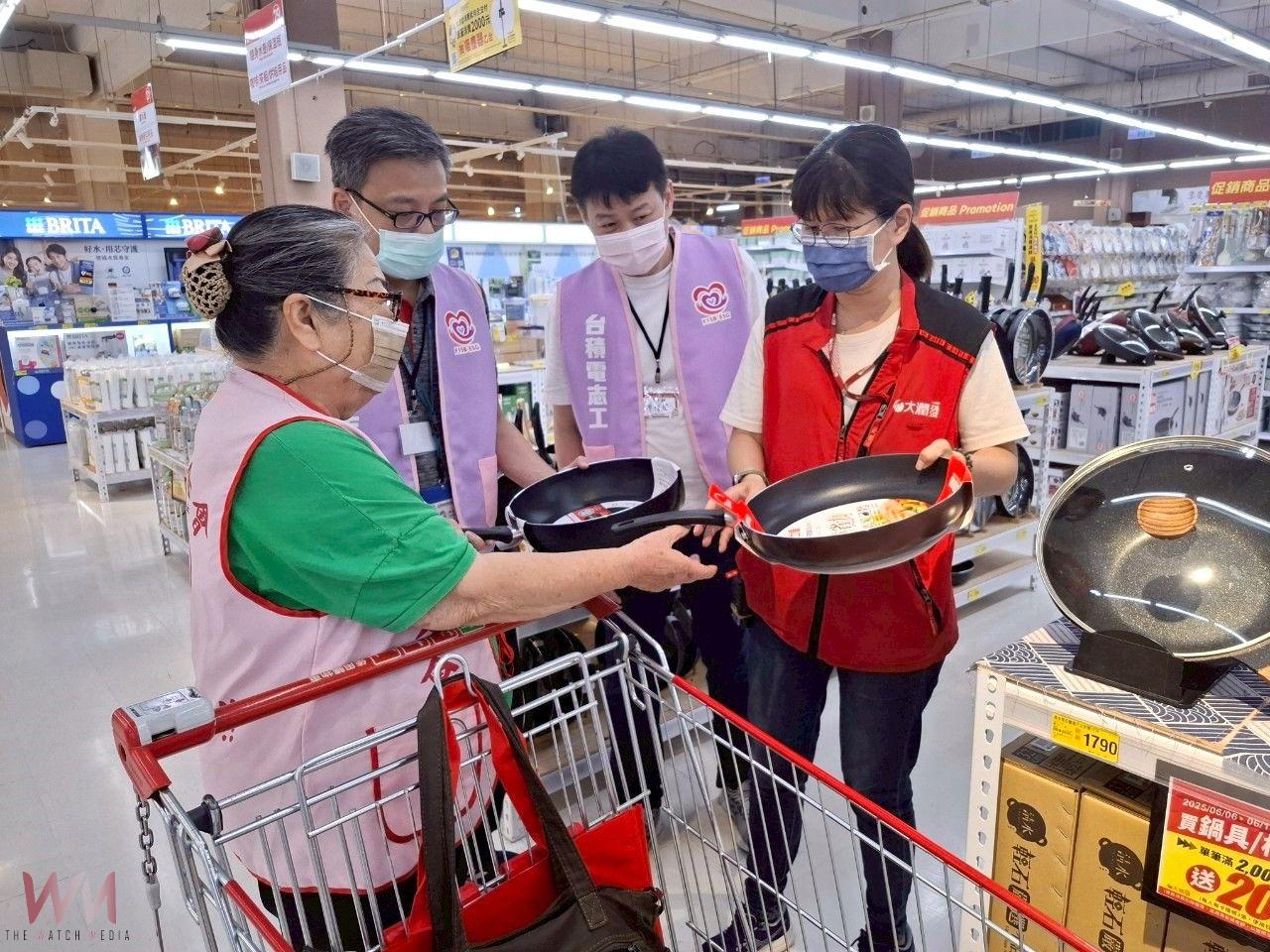 暖心支持、溫馨陪伴！老五老攜手台積電志工　陪同長輩購物重拾生活樂趣 - https://www.watchmedia01.com