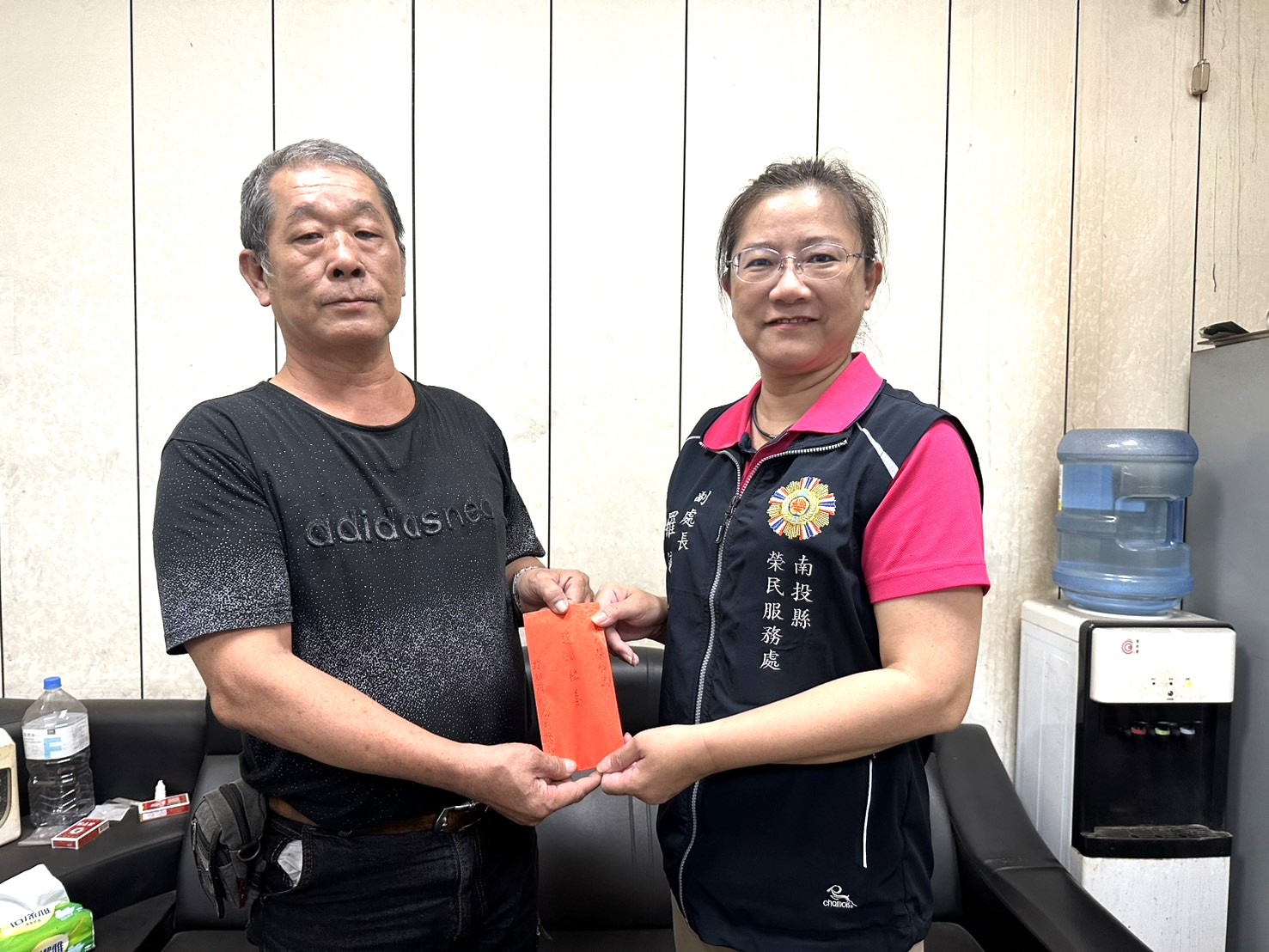 善心人士主動捐贈遺孤認養金關懷遺孤 - https://www.watchmedia01.com
