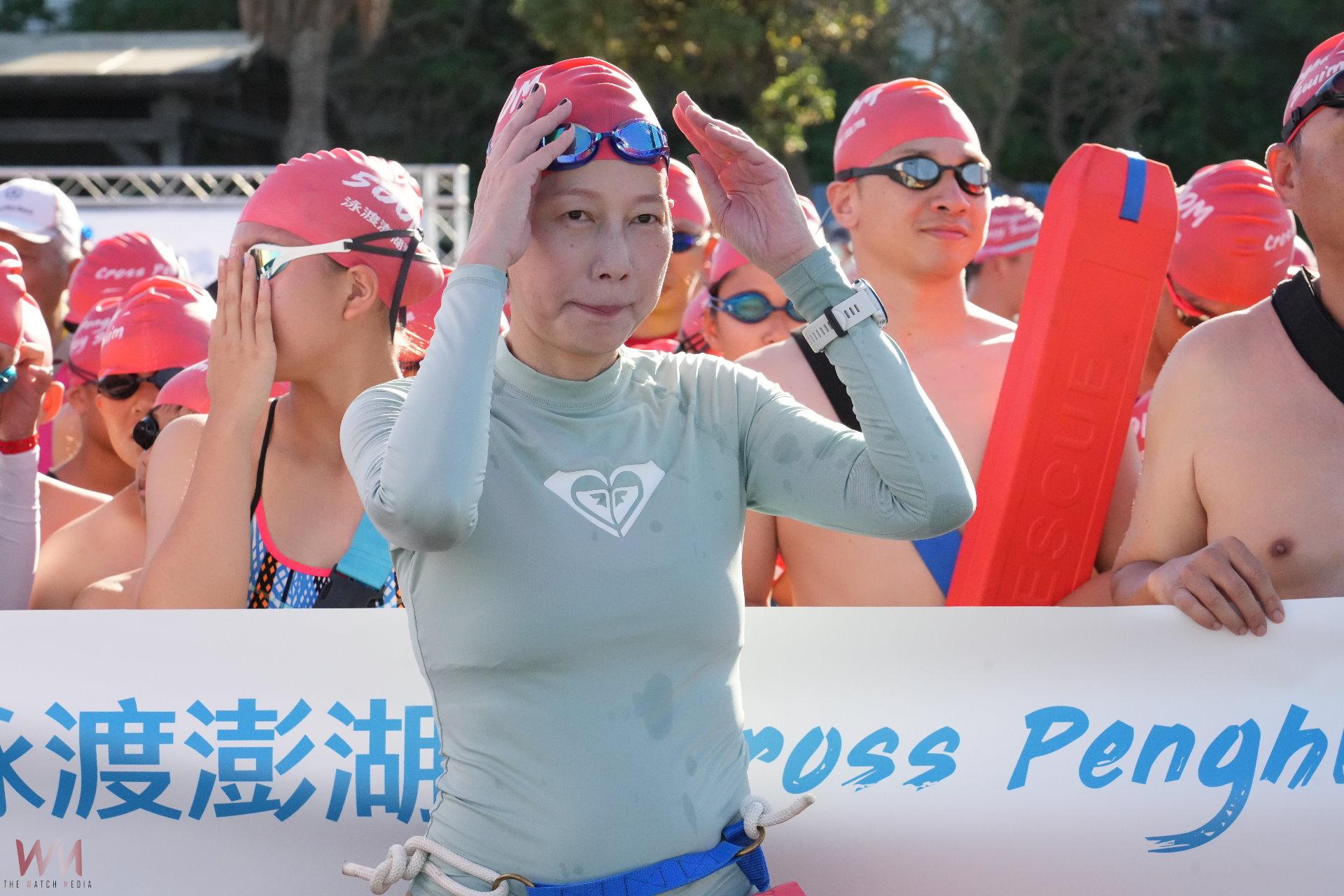 「2025泳渡澎湖灣」於觀音亭盛大展開  女星丁寧、澎湖海王子林育夙與500公尺體驗組熱情開游 - https://www.watchmedia01.com