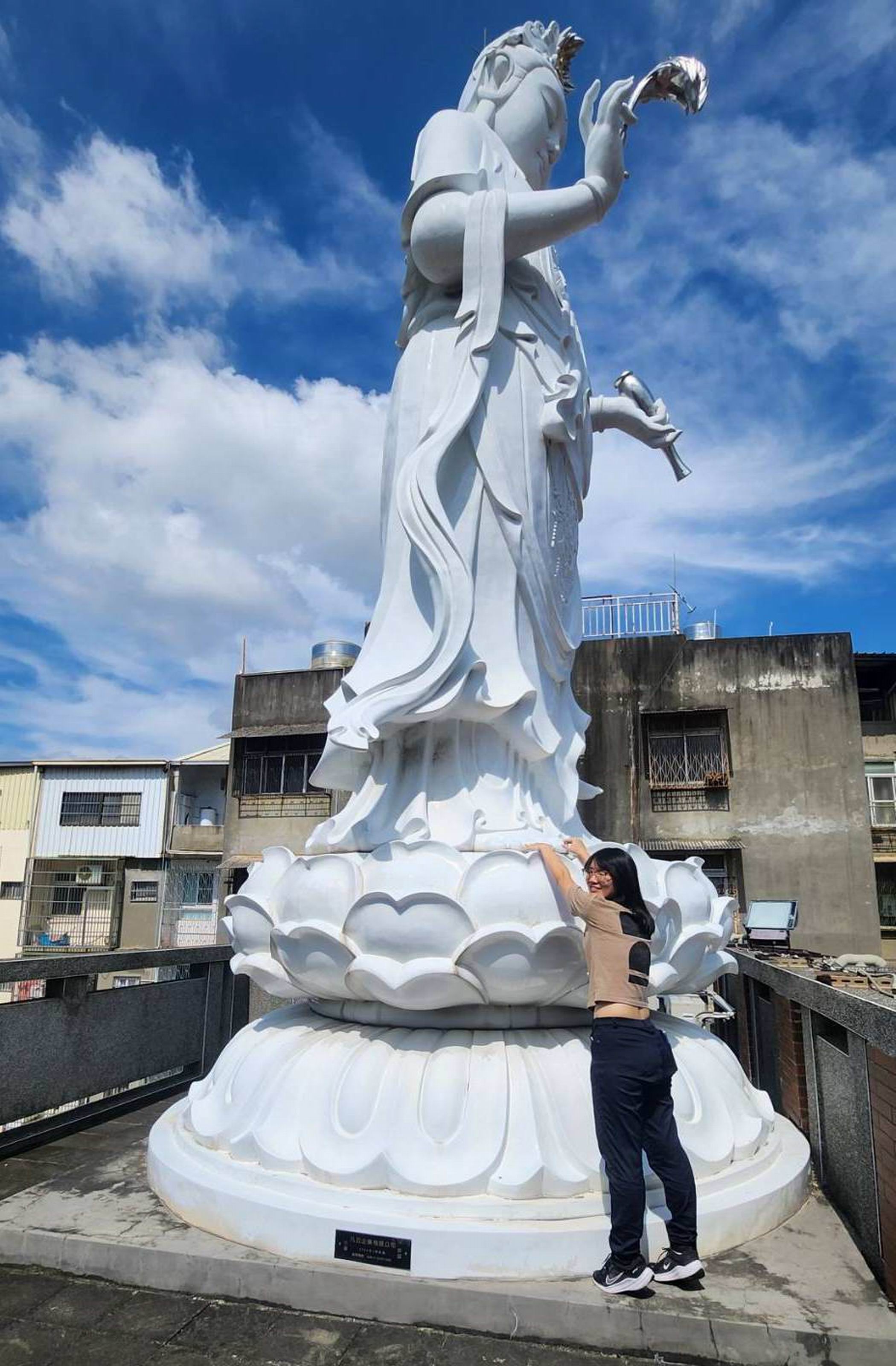 考前抱佛腳有機會！彰化開化寺「臨試抱佛腳」　身心靈寄託 - https://www.watchmedia01.com
