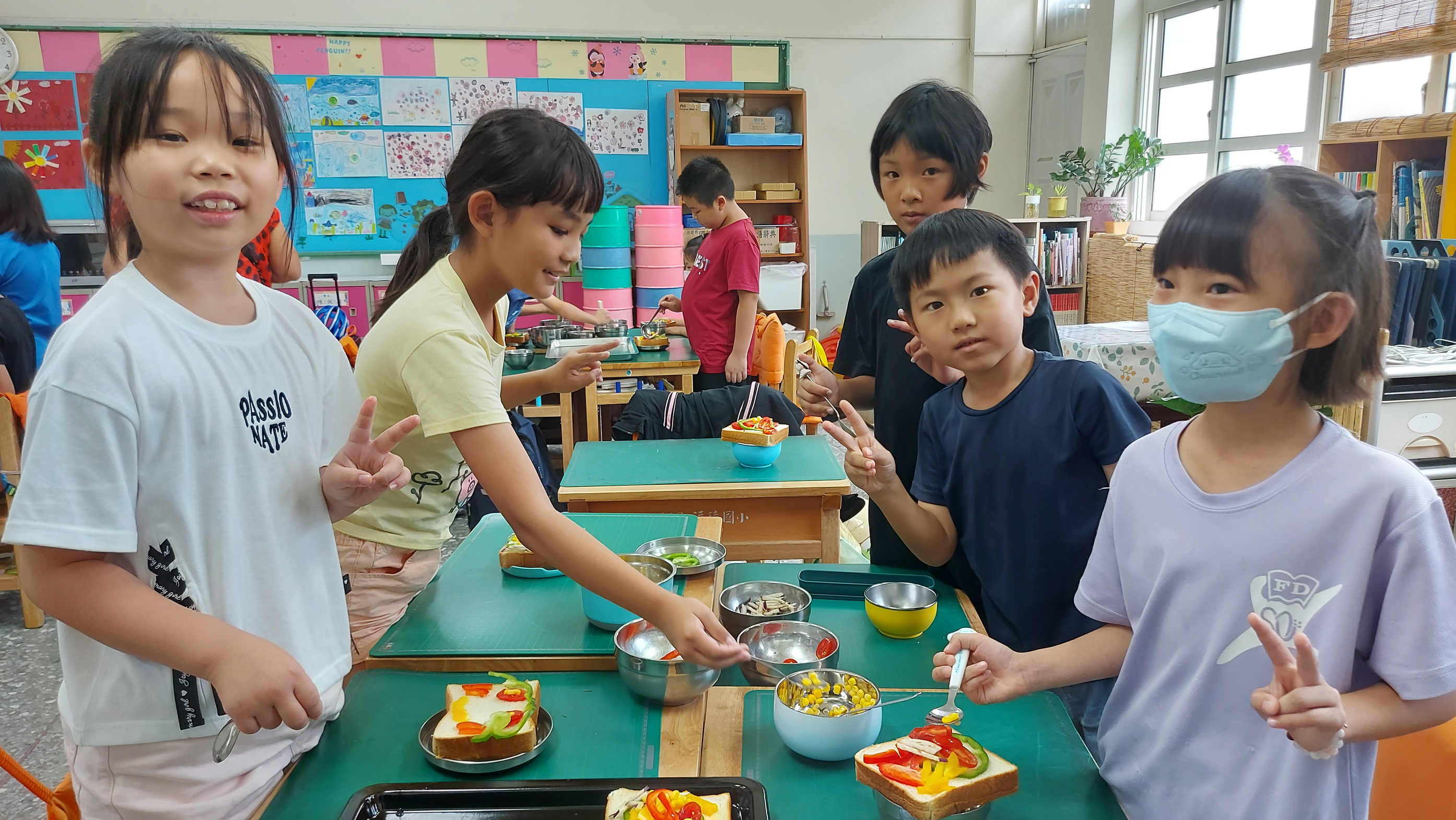 （有影片）／從田園到餐桌　福德國小小學生戶外成果發表秀食農與雙語力 - https://www.watchmedia01.com