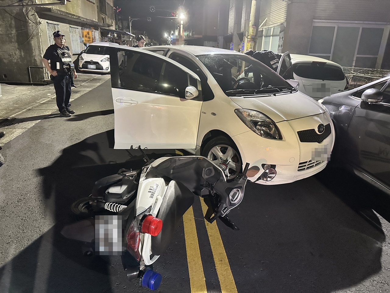 車未上鎖遭偷竊 警方守株待兔竊嫌衝撞警車被逮 - https://www.watchmedia01.com