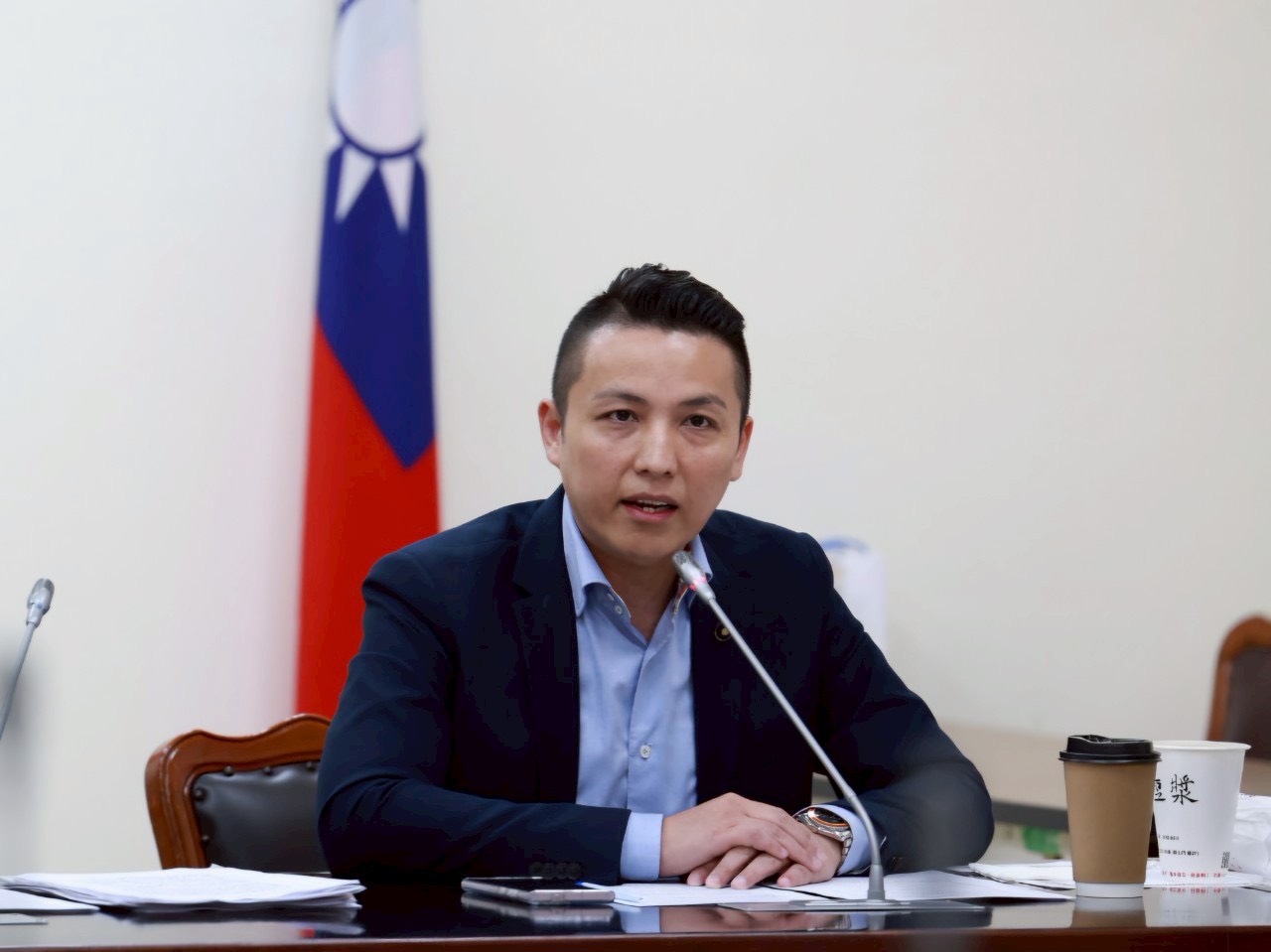 藍白主導軍人加薪達陣 新藍圖連線:賴清德打臉卓榮泰 - https://www.watchmedia01.com