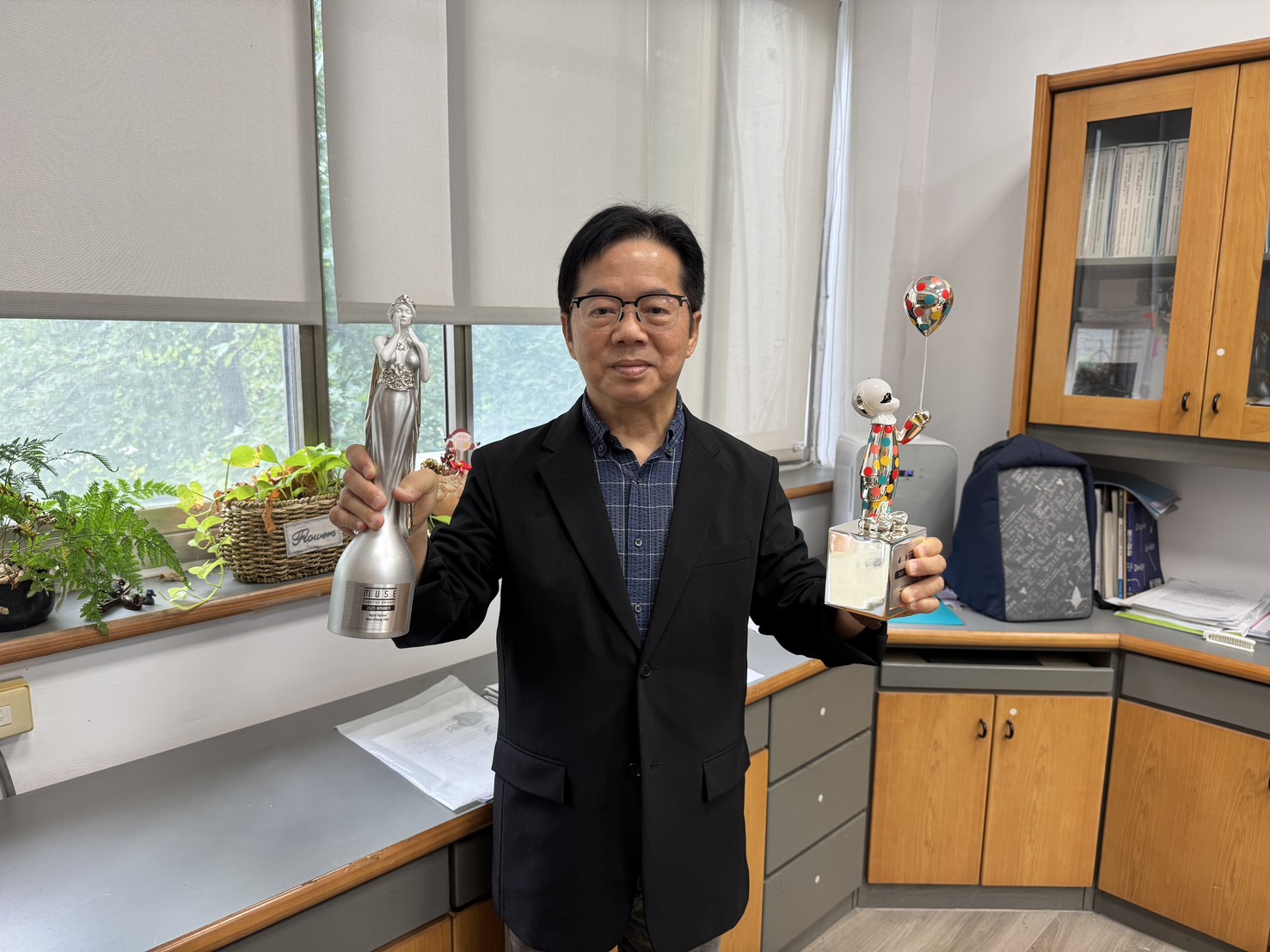 彰化藝術登國際舞台!邱文正《字耕農》展奪美英雙銀獎 - https://www.watchmedia01.com
