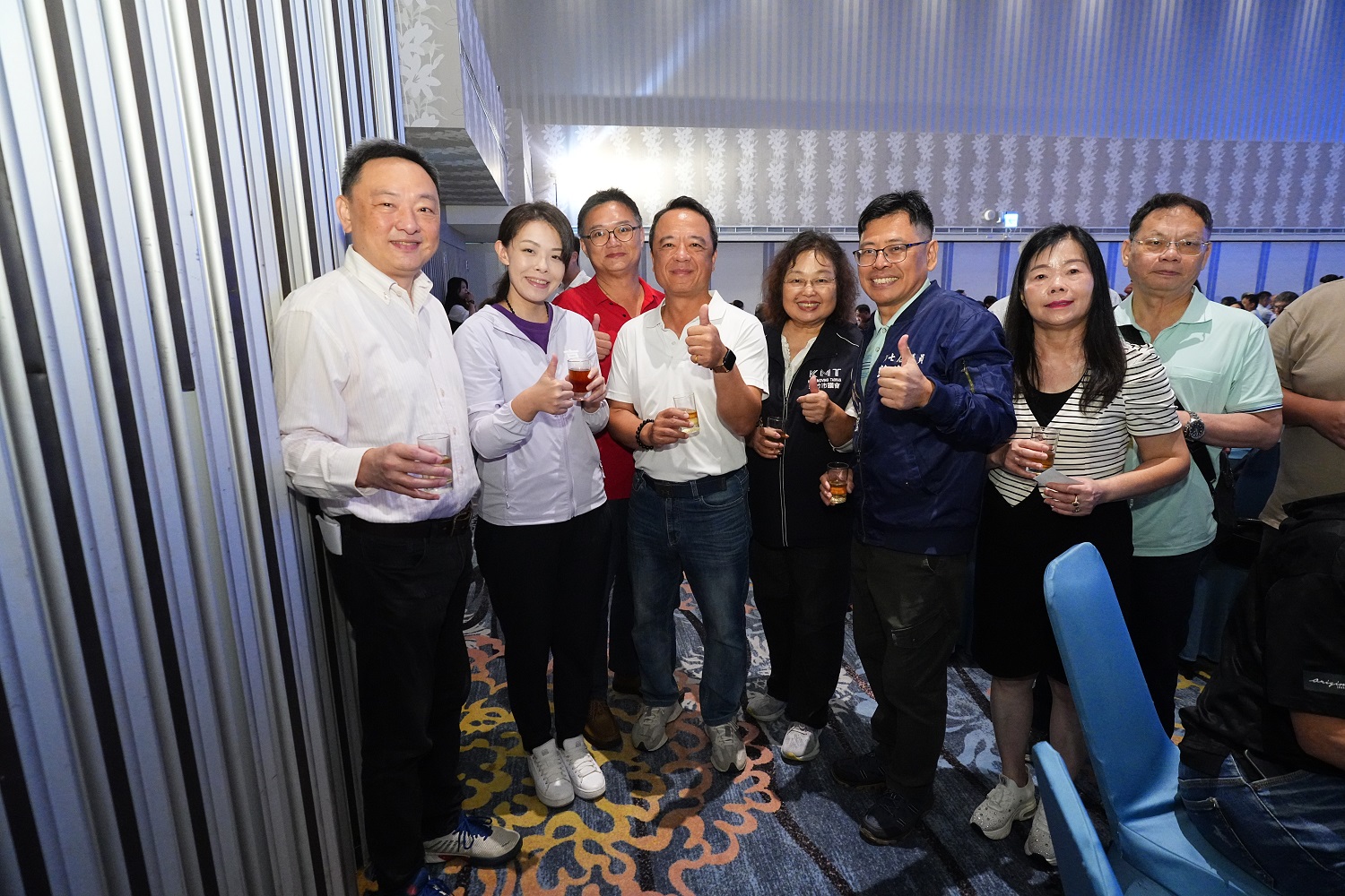 高虹安人氣不減　民眾熱情要求合影 - https://www.watchmedia01.com