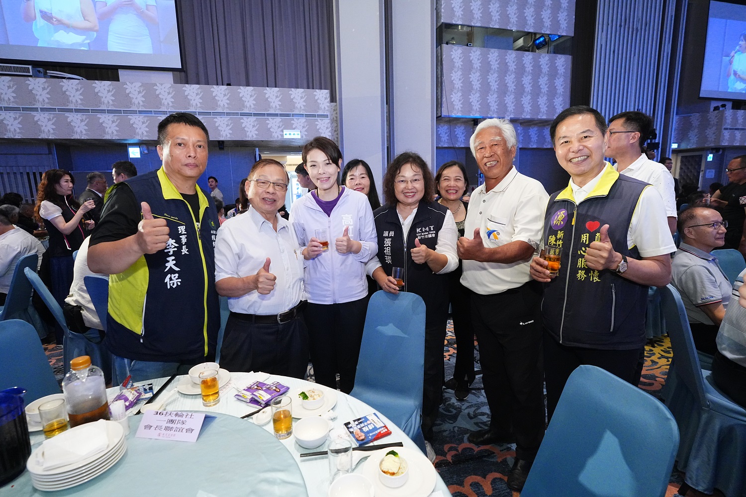 高虹安人氣不減　民眾熱情要求合影 - https://www.watchmedia01.com