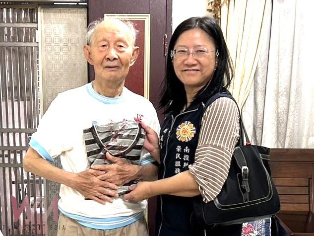 南投縣榮服處轉贈涼感衣 清涼送暖關懷榮民眷 - https://www.watchmedia01.com