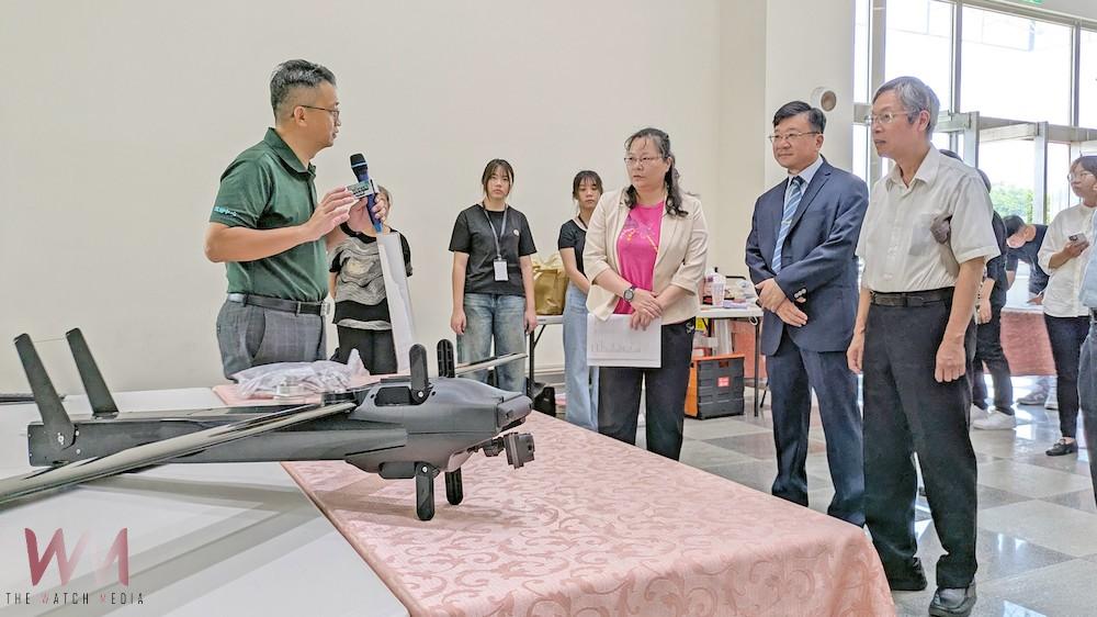 嘉義縣政府經濟發展處邀縣內中小企業代表與產官學界人士，辦「114年度地方型SBIR說明會暨113年度成果發表會」。（圖/嘉義縣政府提供）