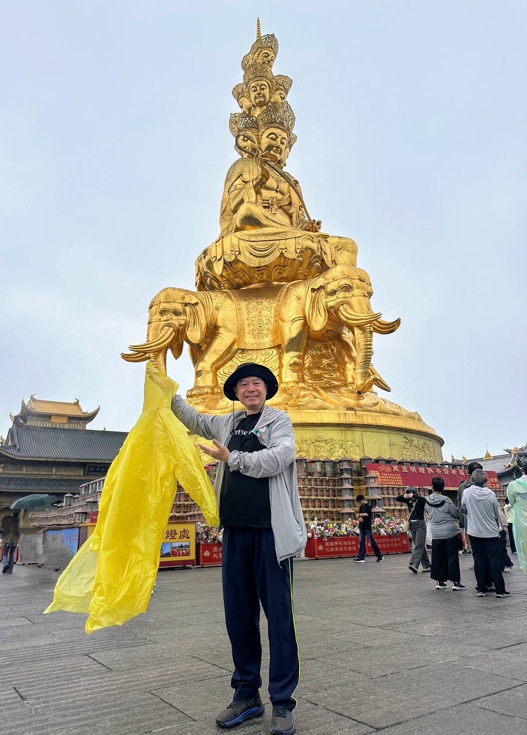 文明缺位：亟待整治的峨眉山 - https://www.watchmedia01.com