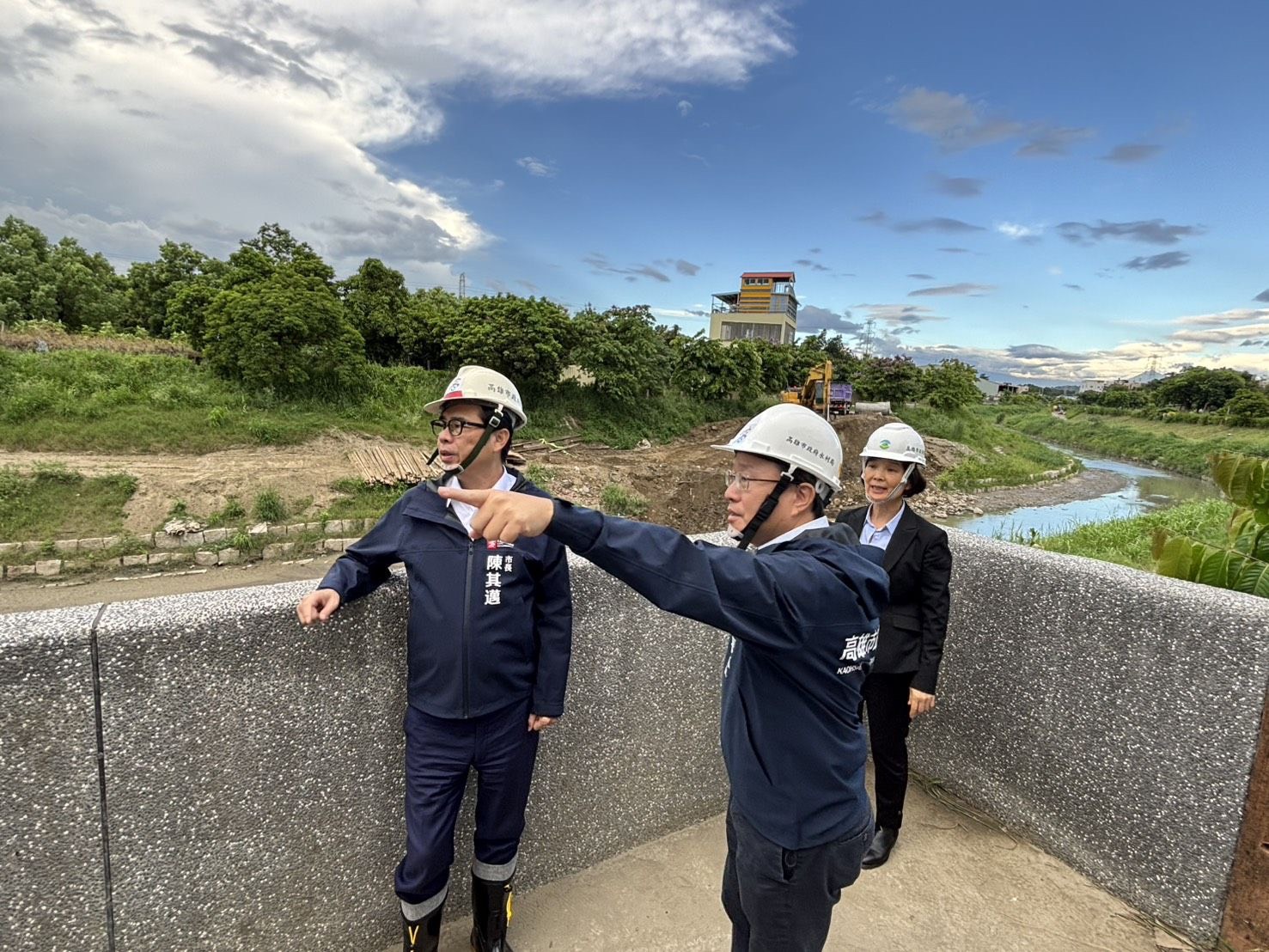 颱風來襲前夕　陳其邁視察和山光電場及仁武防汛工程 - https://www.watchmedia01.com