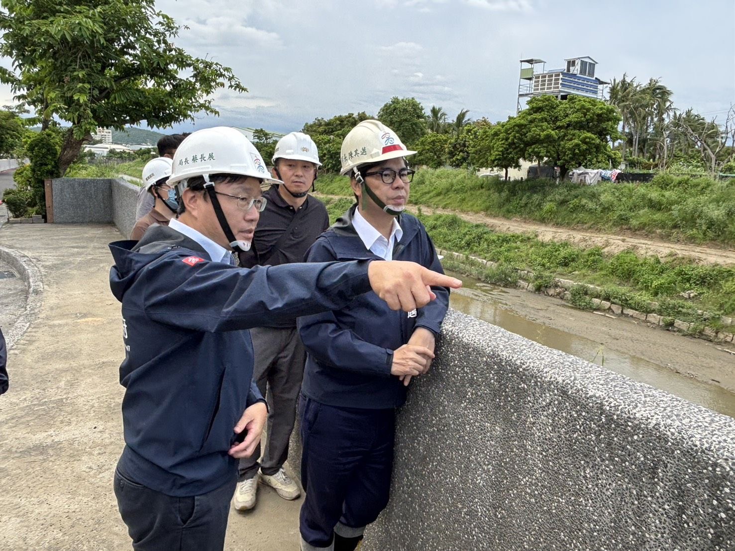 颱風來襲前夕　陳其邁視察和山光電場及仁武防汛工程 - https://www.watchmedia01.com