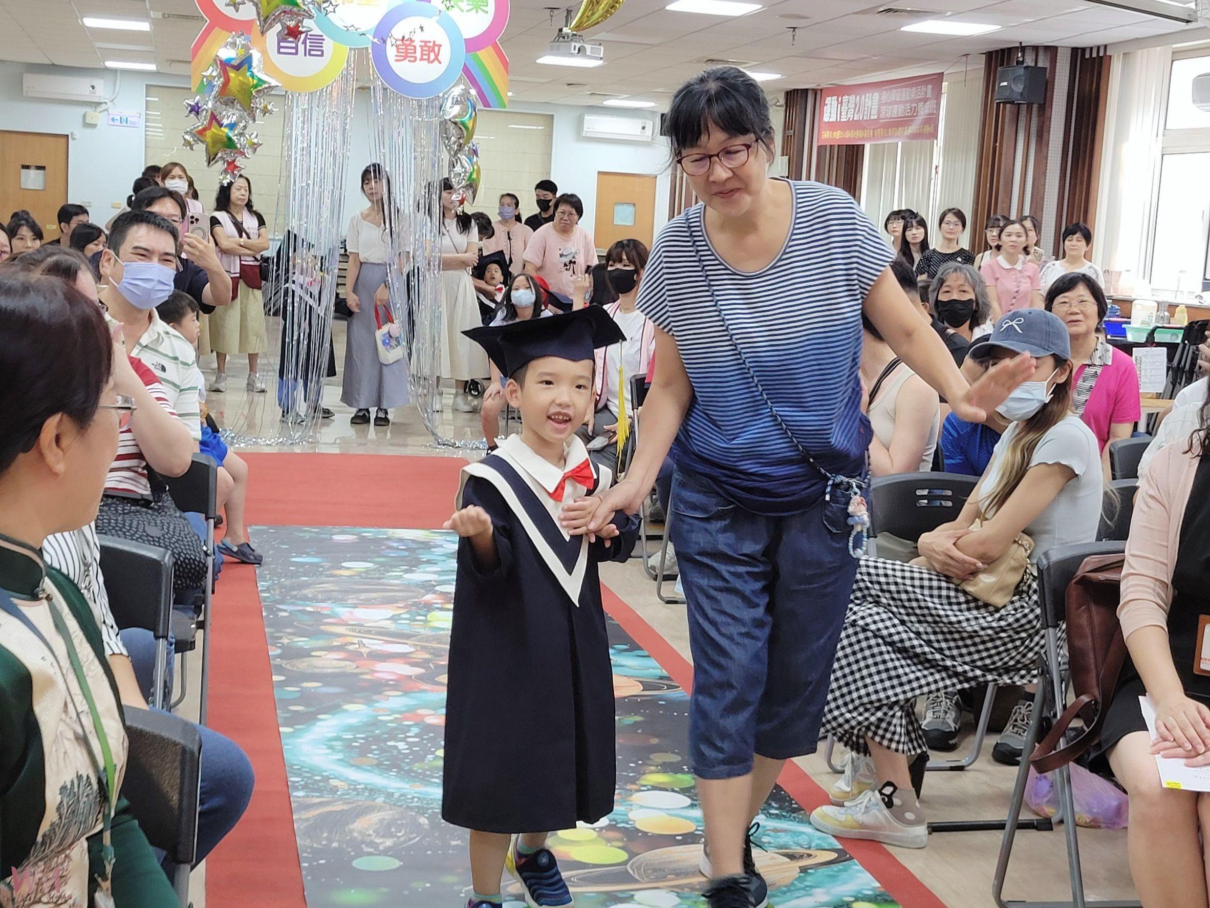 點亮天使的星空！6歲腦性麻痺小王子勇奪市長獎　邁入新的旅程勇敢逐夢 - https://www.watchmedia01.com