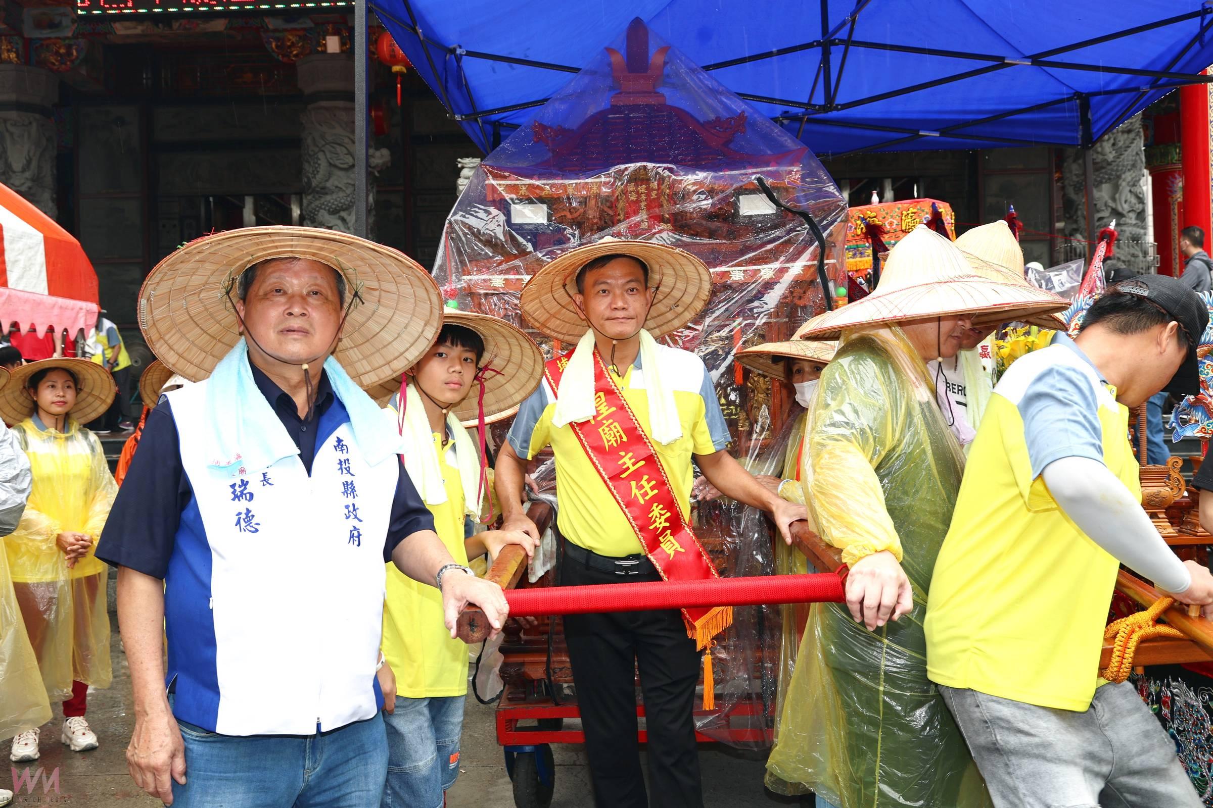 埔里瀛海城隍廟祈安遶境 副縣長王瑞德點起馬炮祈求合境平安 - https://www.watchmedia01.com