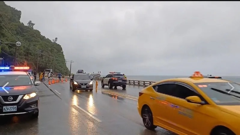 颱風丹娜絲強襲台東！台9線太麻里爆發土石流車潮回堵 - https://www.watchmedia01.com