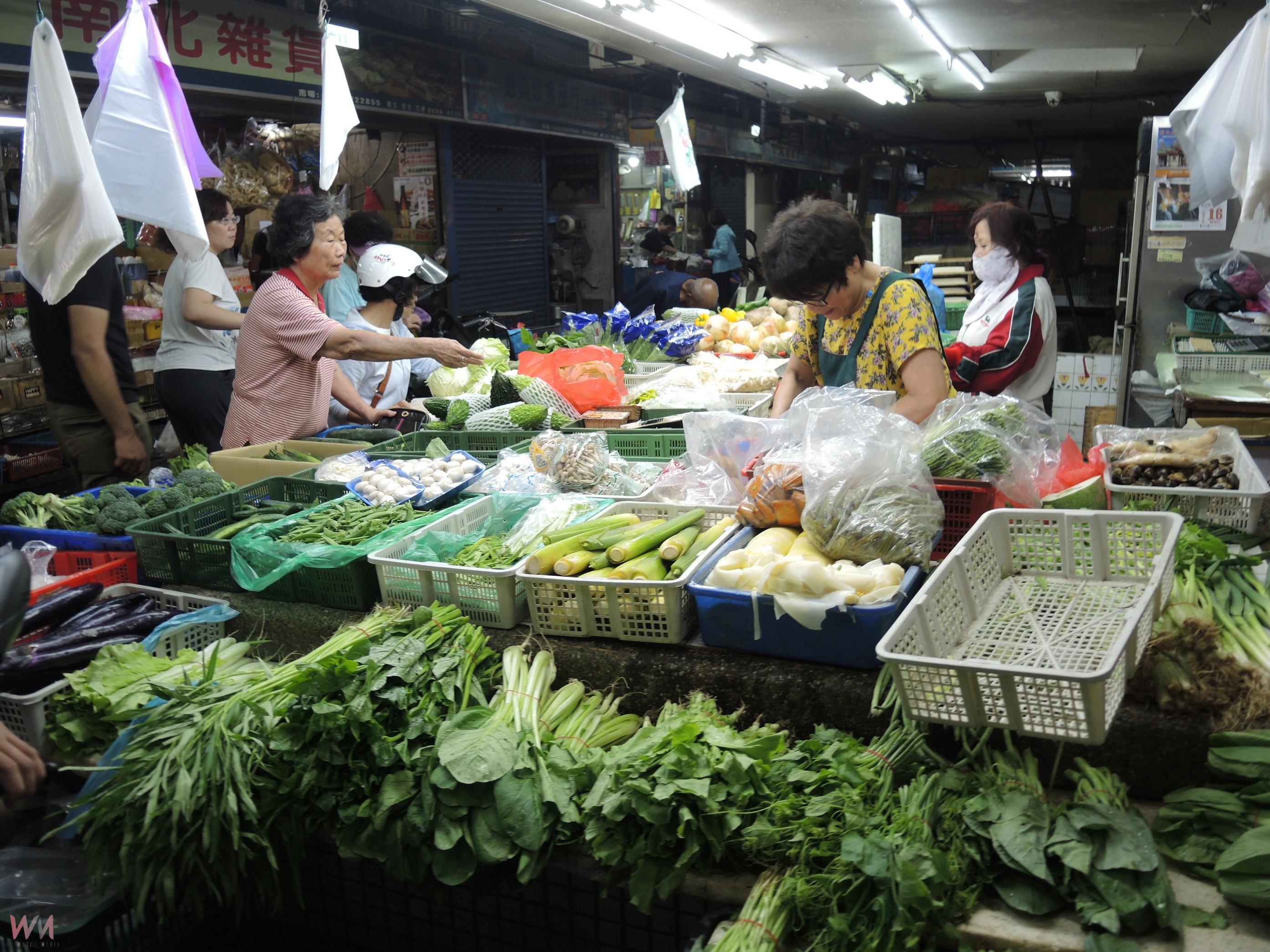 颱風走後葉菜價飆漲　彰化菜市到貨驟減三倍　青菜一把飆上25元 - https://www.watchmedia01.com