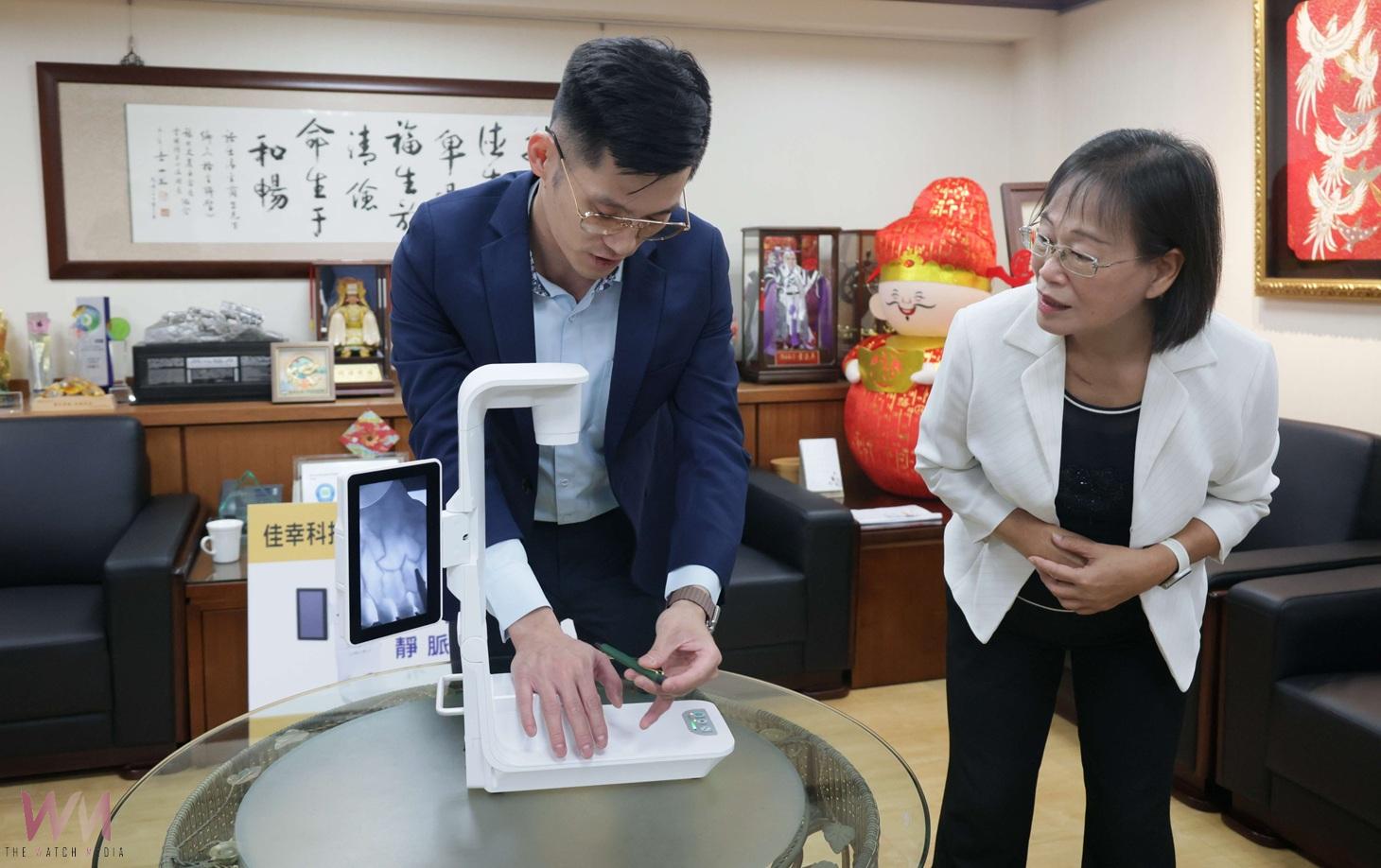 佳幸科技捐贈3D靜脈定位儀　助雲林提升在宅醫療能量 - https://www.watchmedia01.com