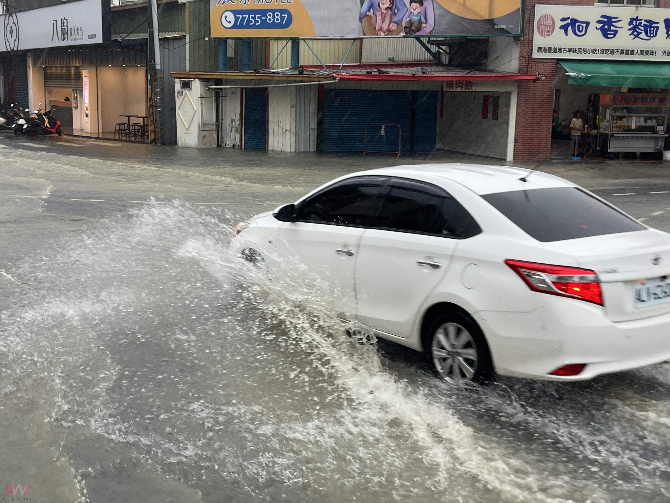 （有影片）／豪雨灌爆鹿港、員林　 居民驚呼：一覺醒來家門變小河 - https://www.watchmedia01.com
