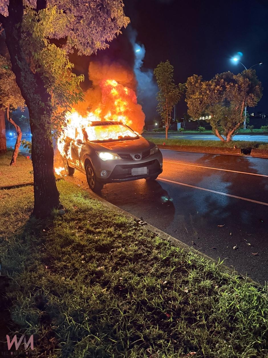 台東縣議員楊秋珍座車祭拜行程後自燃　驚險跳車逃生 - https://www.watchmedia01.com