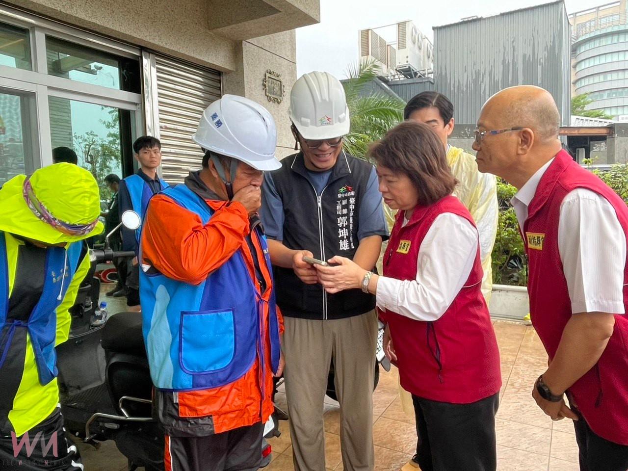 黃敏惠現身救災前線致謝　盧秀燕承諾「救援絕不缺席」力挺嘉義 - https://www.watchmedia01.com