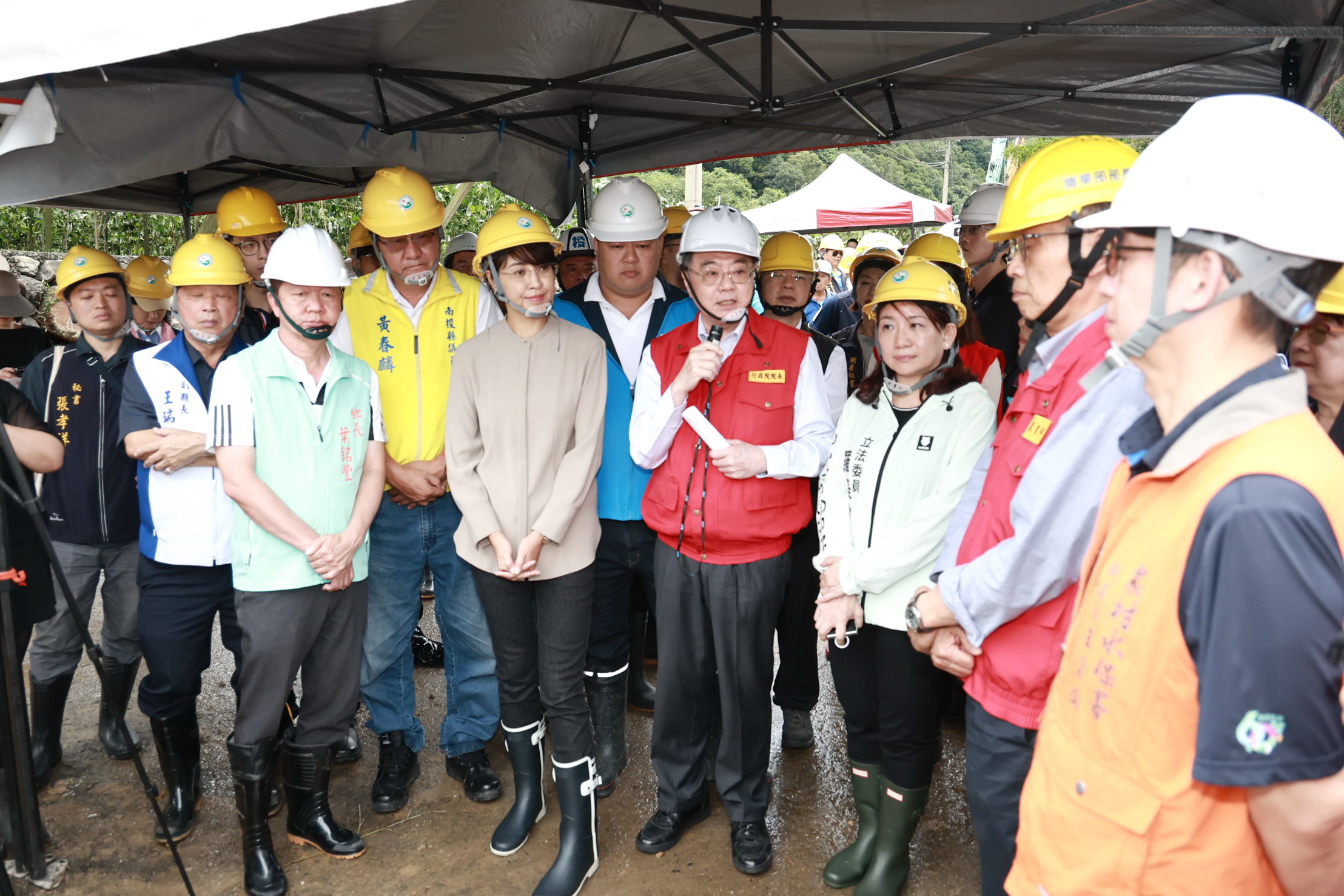 行政院長蒞縣勘災許縣長爭取提高治山防洪經費與放寬農損救助品項 - https://www.watchmedia01.com