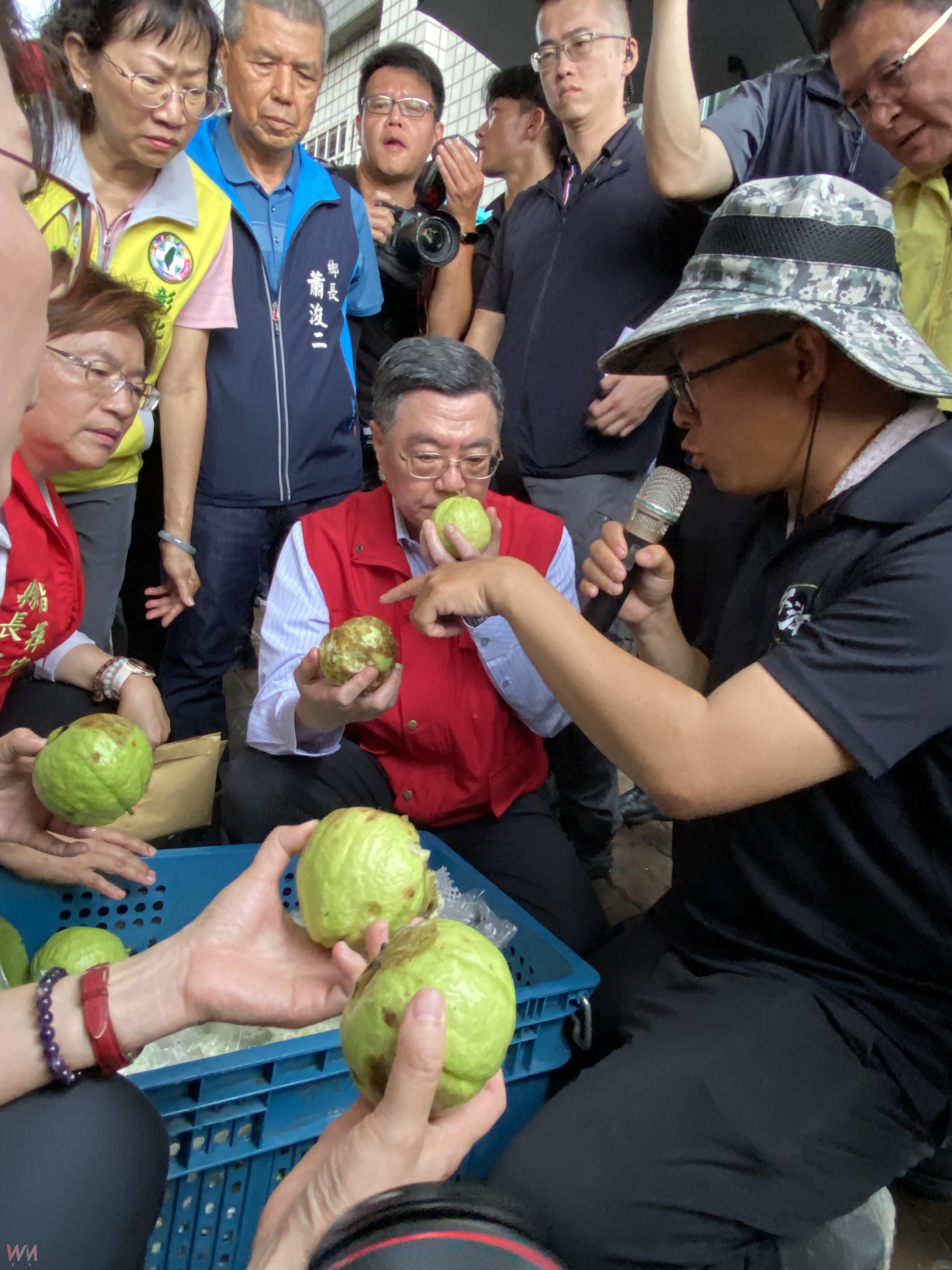 芭樂泡水全毀 卓榮泰赴彰化勘災籲速援農民 - https://www.watchmedia01.com
